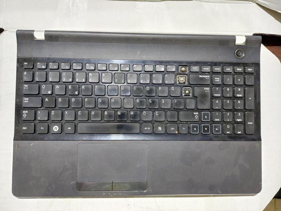 SAMSUNG NP300E5Z A03TR ÜST KASA  CNBA5903185F- USB KART BA92-08350A -POWER TUŞ - SPEAKER HOPARLÖR SAĞ SOL- HDD KART GIRISI - TOUCHPAD