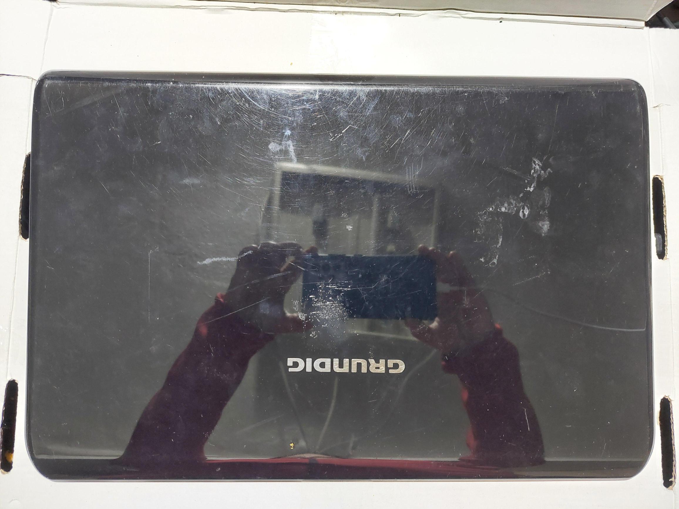 GRUNDİG GNB 1545A1  Ekran Arka Kapak Cover  AP06L000910 0A A4