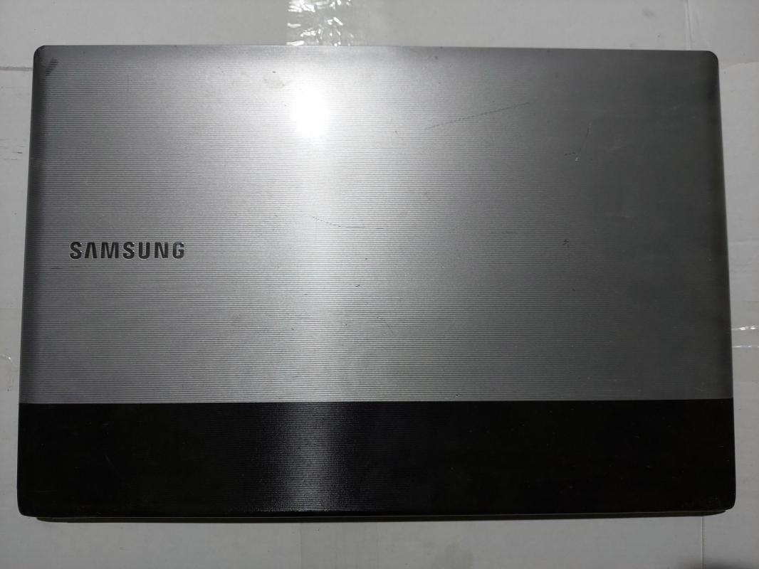 Samsung RV511 RV515 RV509 RV520 S3520 Ekran Arka Kasası  Cover BA75-02850A
