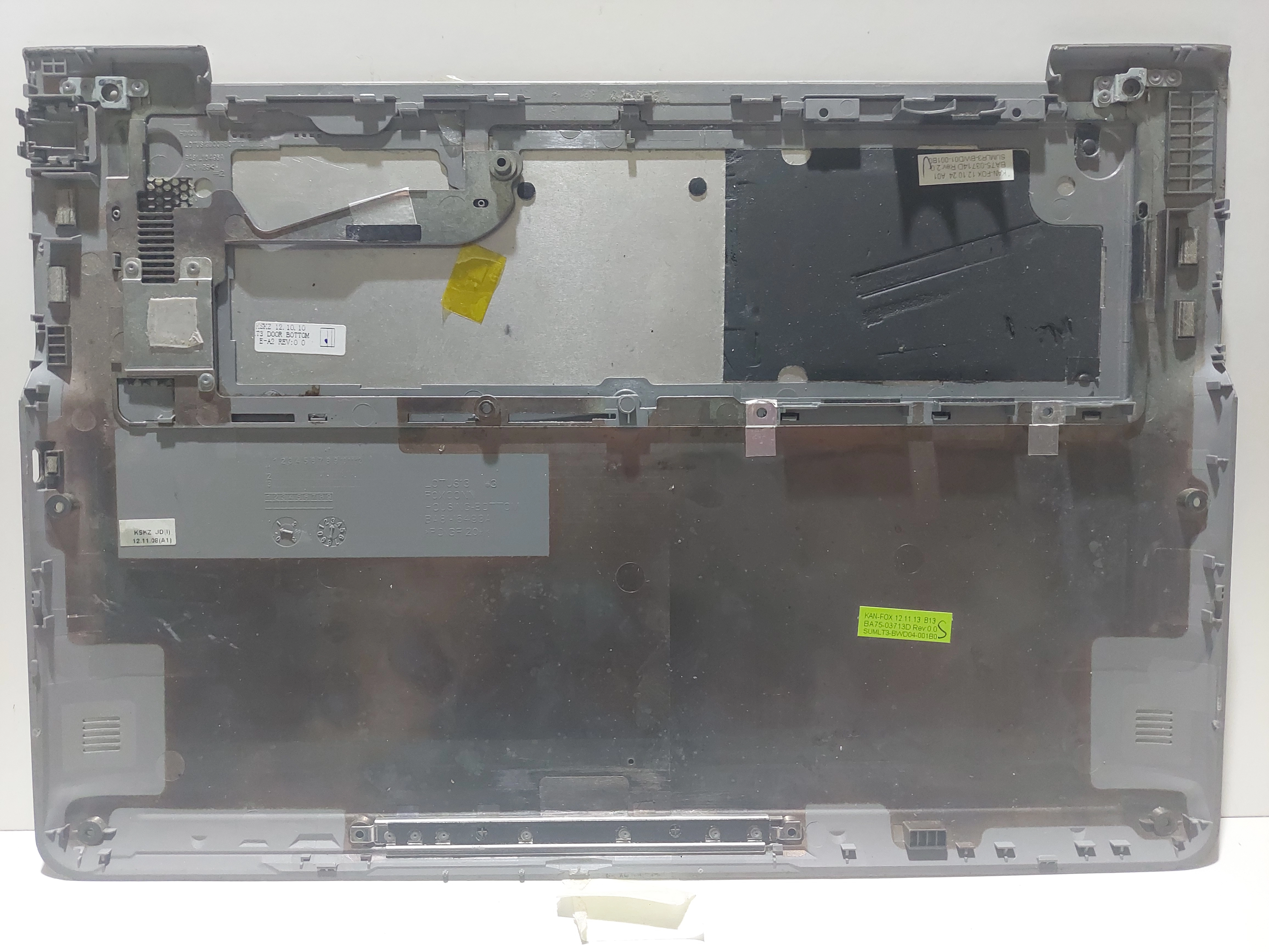 SAMSUNG ALT KASA np530uc3 a08tr GRİ METAL KASA