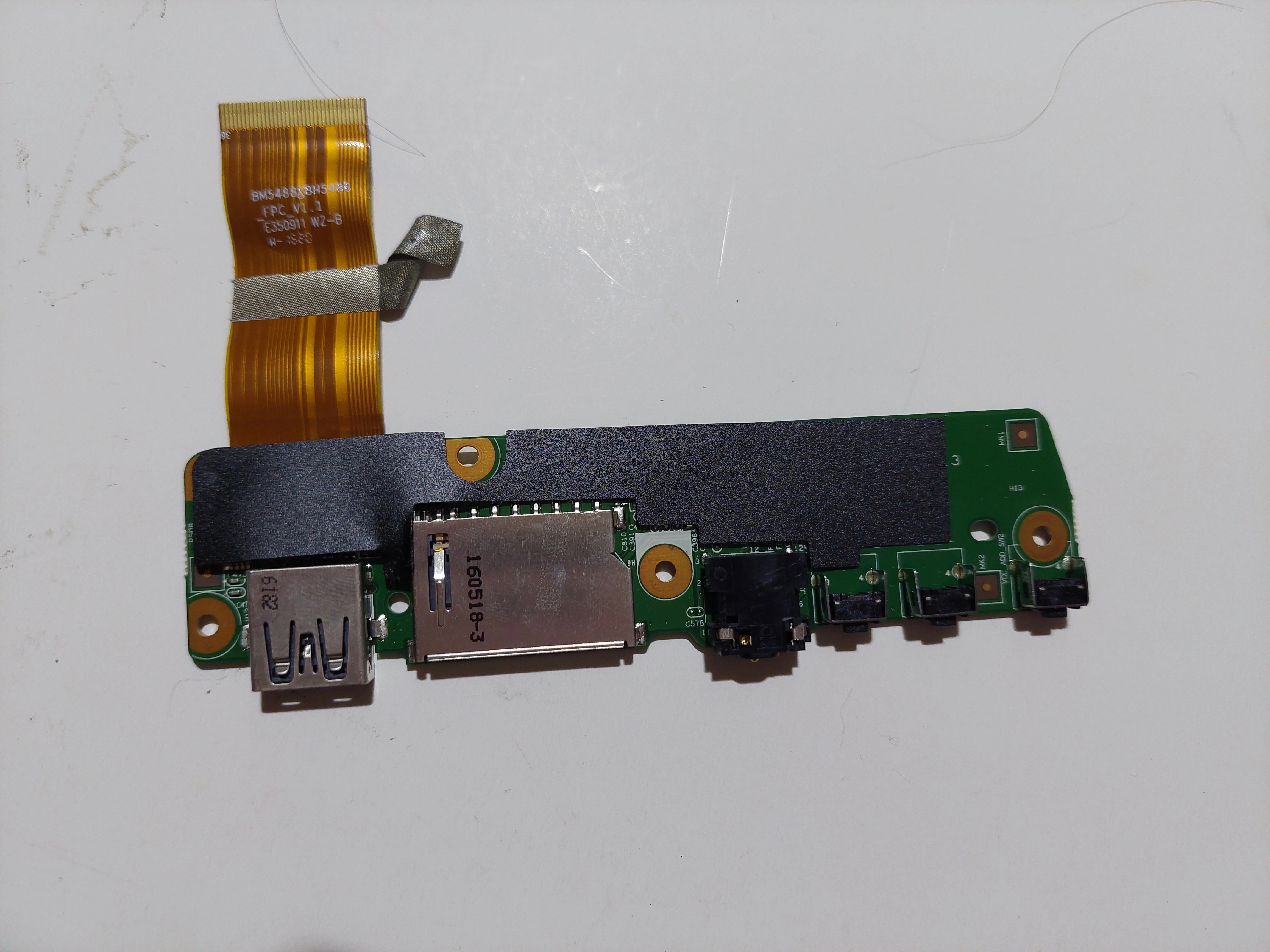 Lenovo  USB Ses  Okuyucu Kartı ve Flex 3-1130 Kablo 3005-01681
