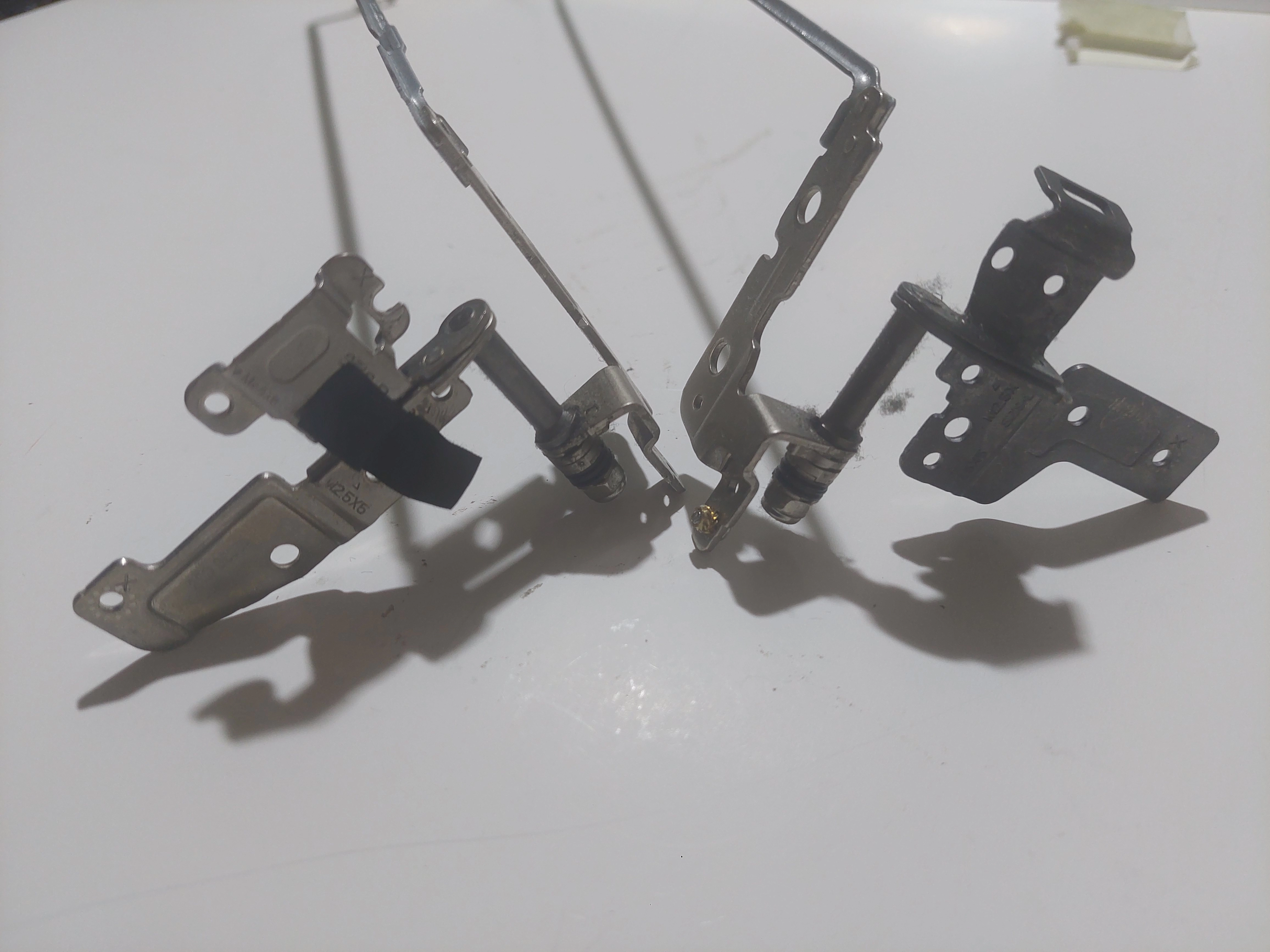 Hp 17-R100NT 17-N100NT SAĞ SOL Menteşe TK HINGE AM1CR000700 AM1CR000600 HP Envy HP 17-N M7-N M7-N101DX TPN-C12