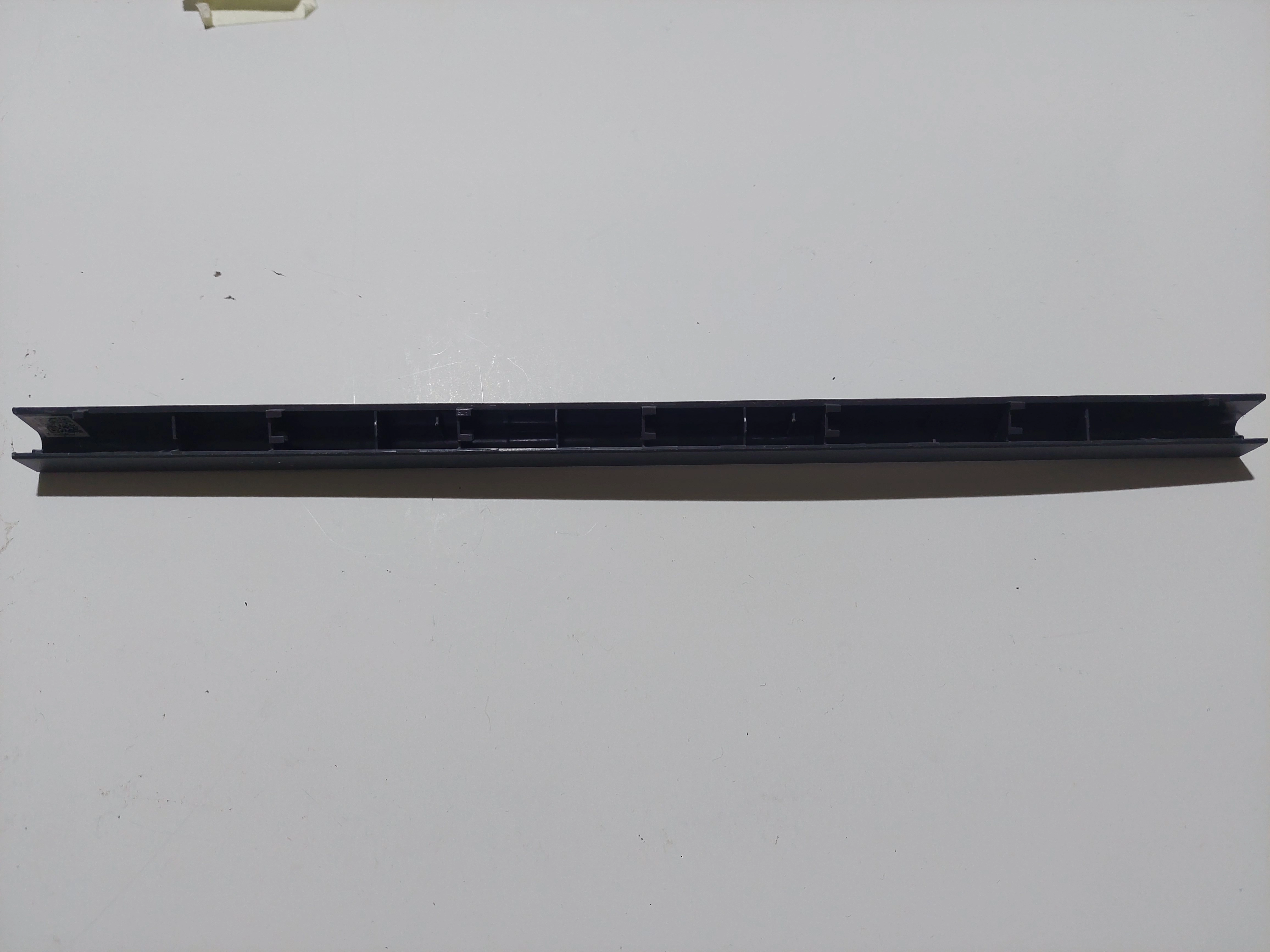 LENOVO%20V15%20ADA%20V15%2082C7%20LCD%20MENTEŞE%20KAPAĞI%20KAPAK%20TRIM%20ÇITA%20ÇUBUK%20%20FA1KW000300