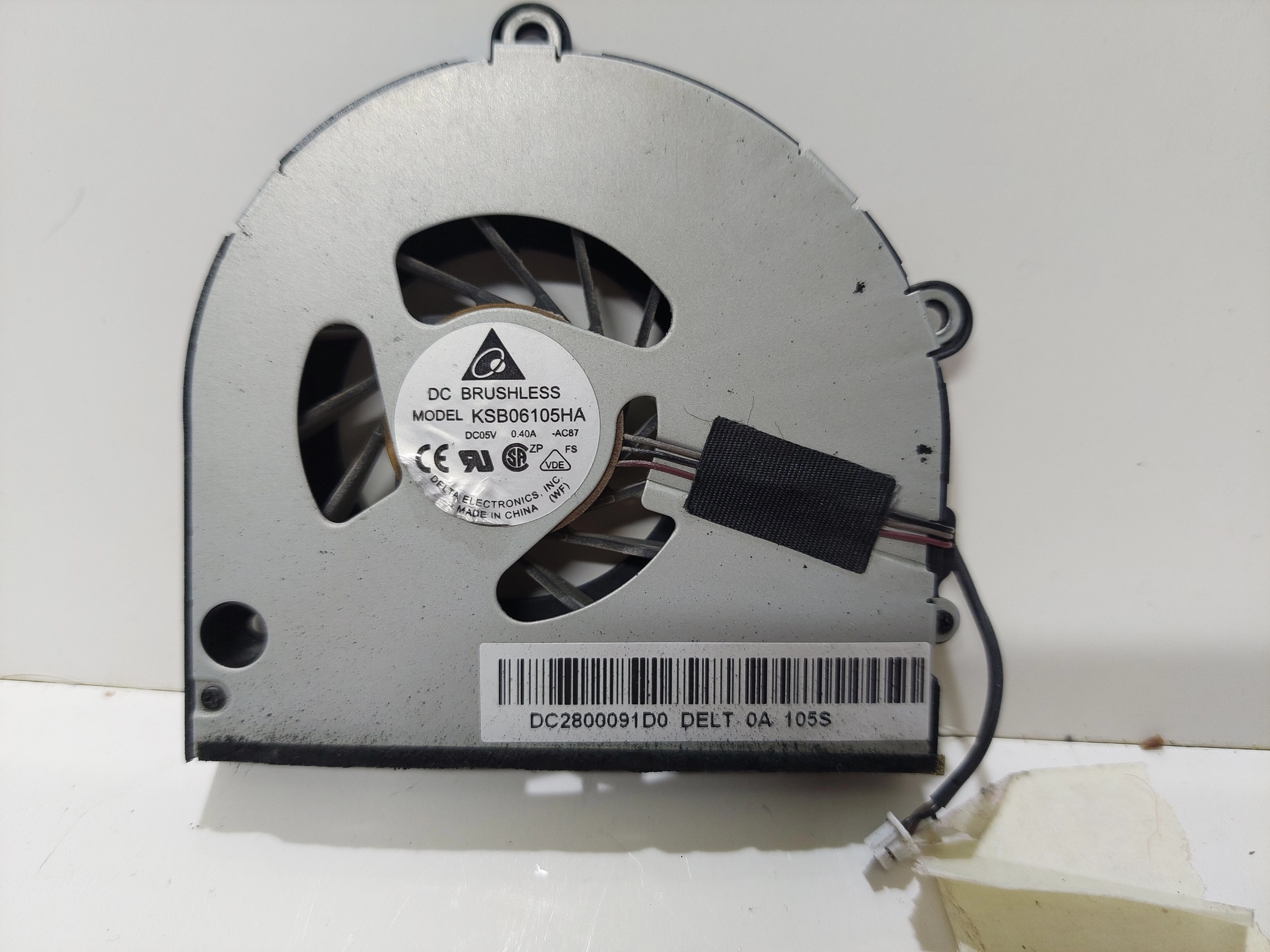 Toshiba%20Satellite%20L675D%20%20KSB06105HA-K014%20KSB06105HA%20K014%20SUNON%20MF60120V1-B100-G99%20CPU%20%20fan