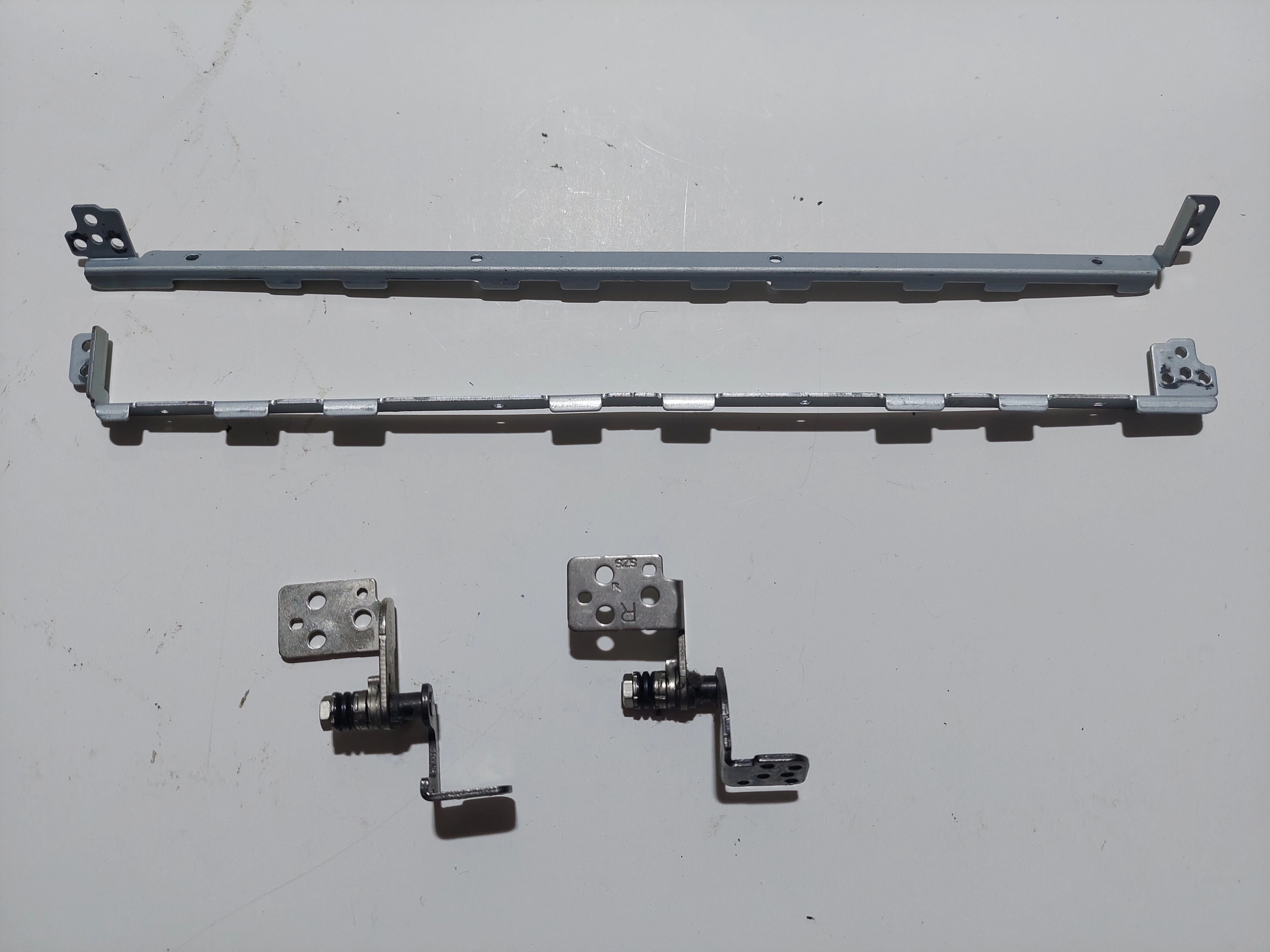 SONY PCG 81313M MBX243 SAĞ SOL Menteşe V081 110915/A 110829/F