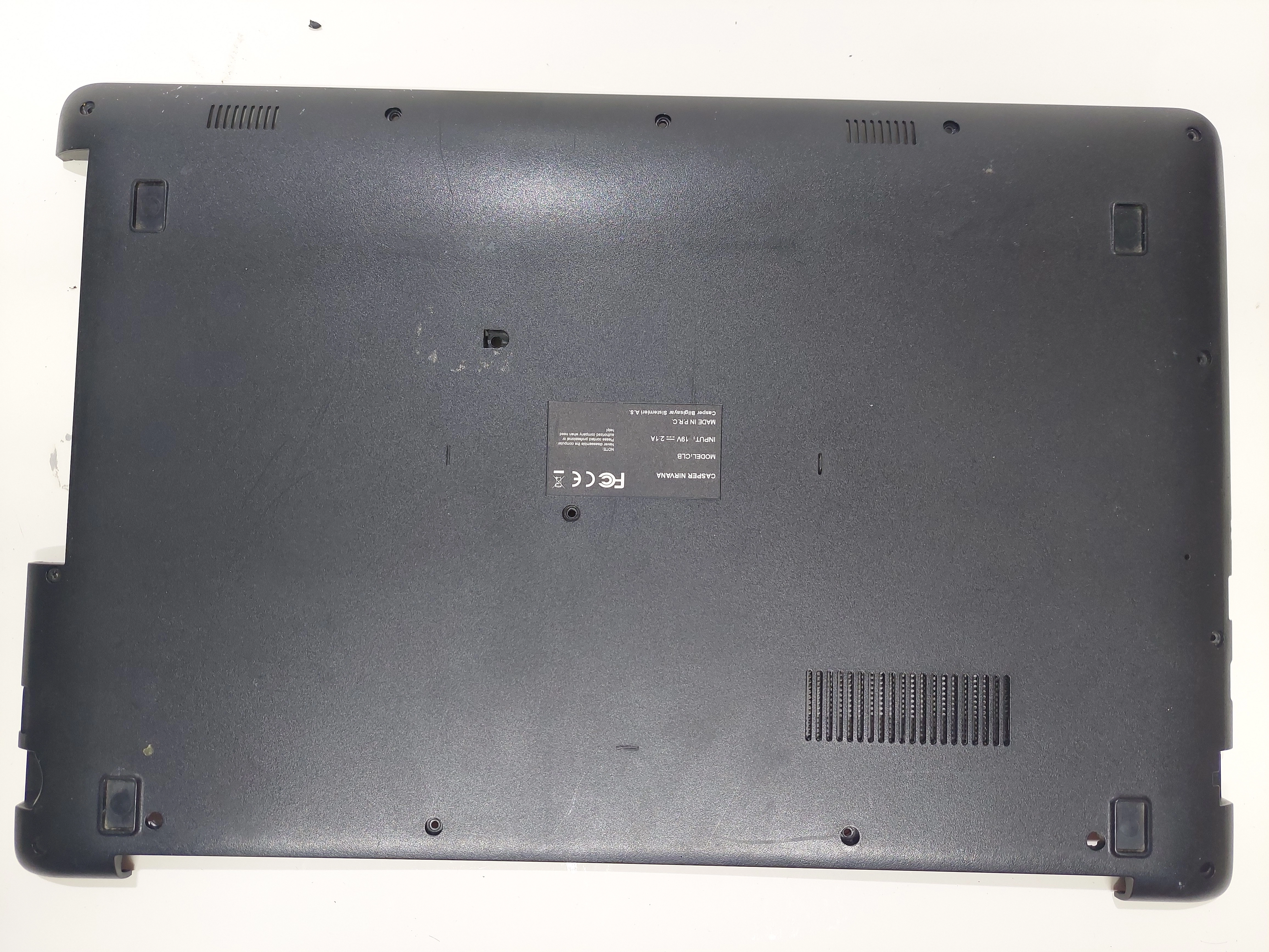 Casper Nirvana CLB M500 ALT  Kasa 15.6