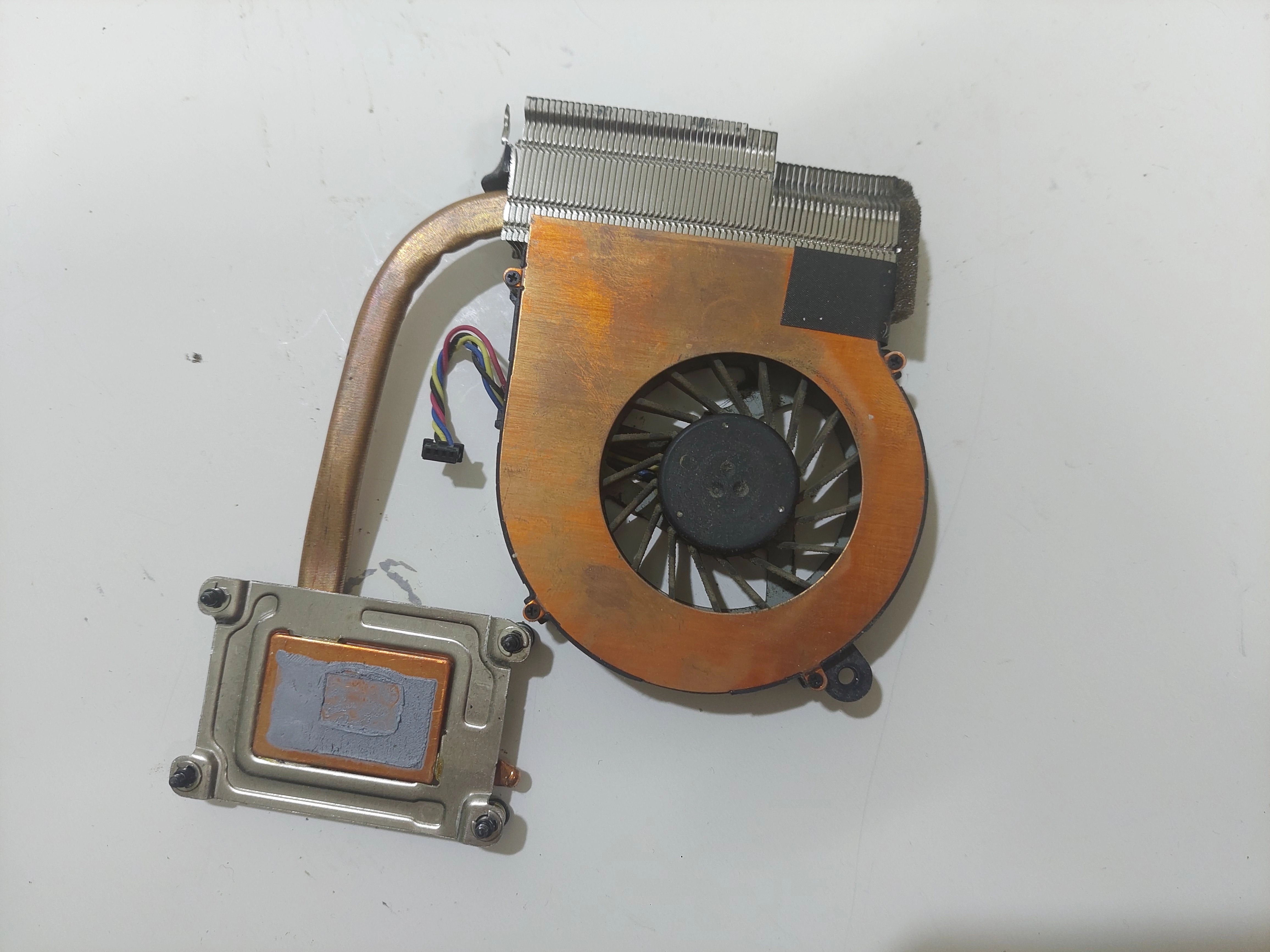 %20HP%20250%20G1%20CPU%20SOĞUTUCU%20FAN%20VE%20BAKIRI%20%20%20685086-001