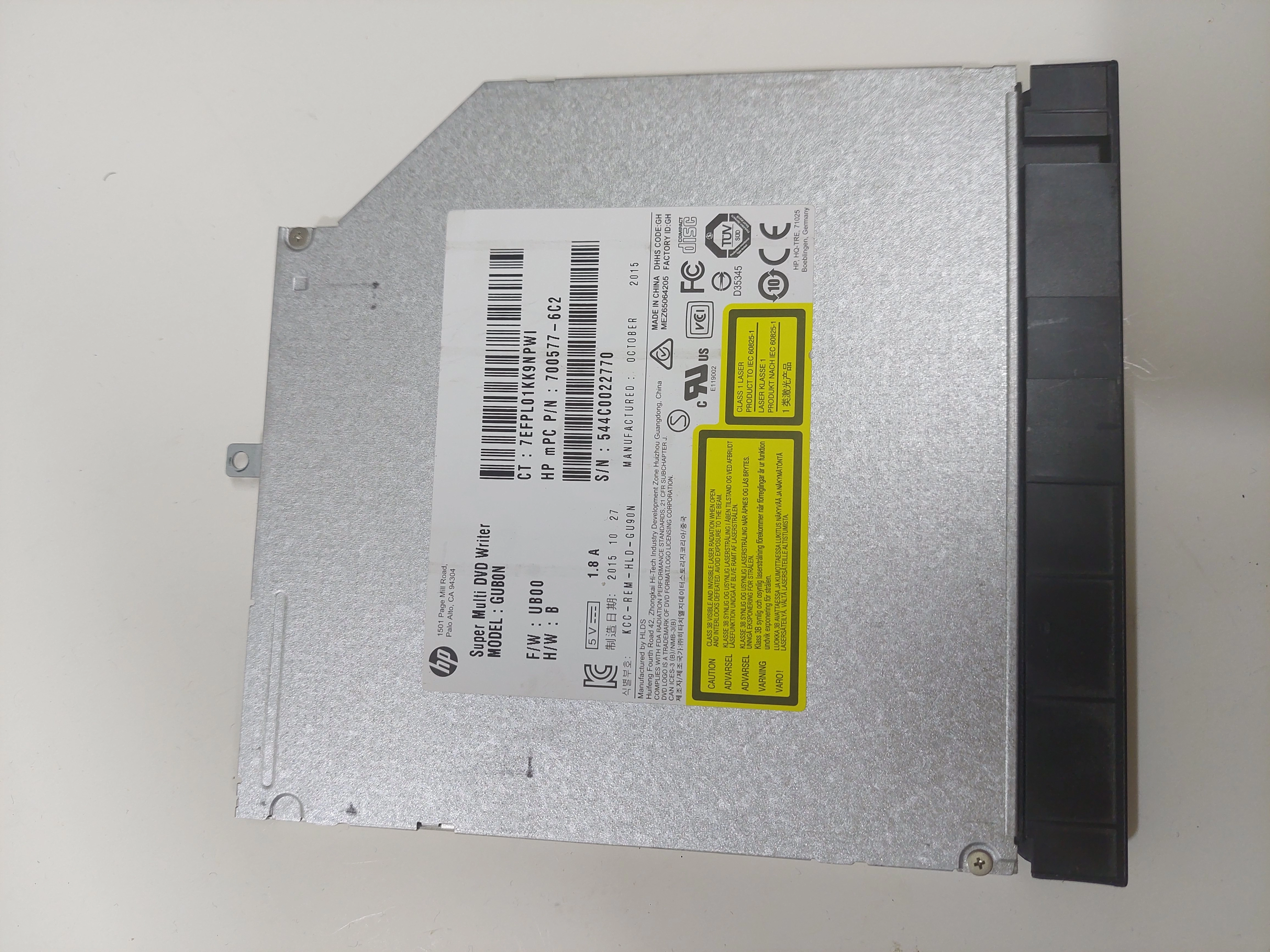 HP%20Pavilion%2015-ab104na%20Çoklu%20DVD%20Yazıcı%20-%20GUB0N%20-%20700577-6C2