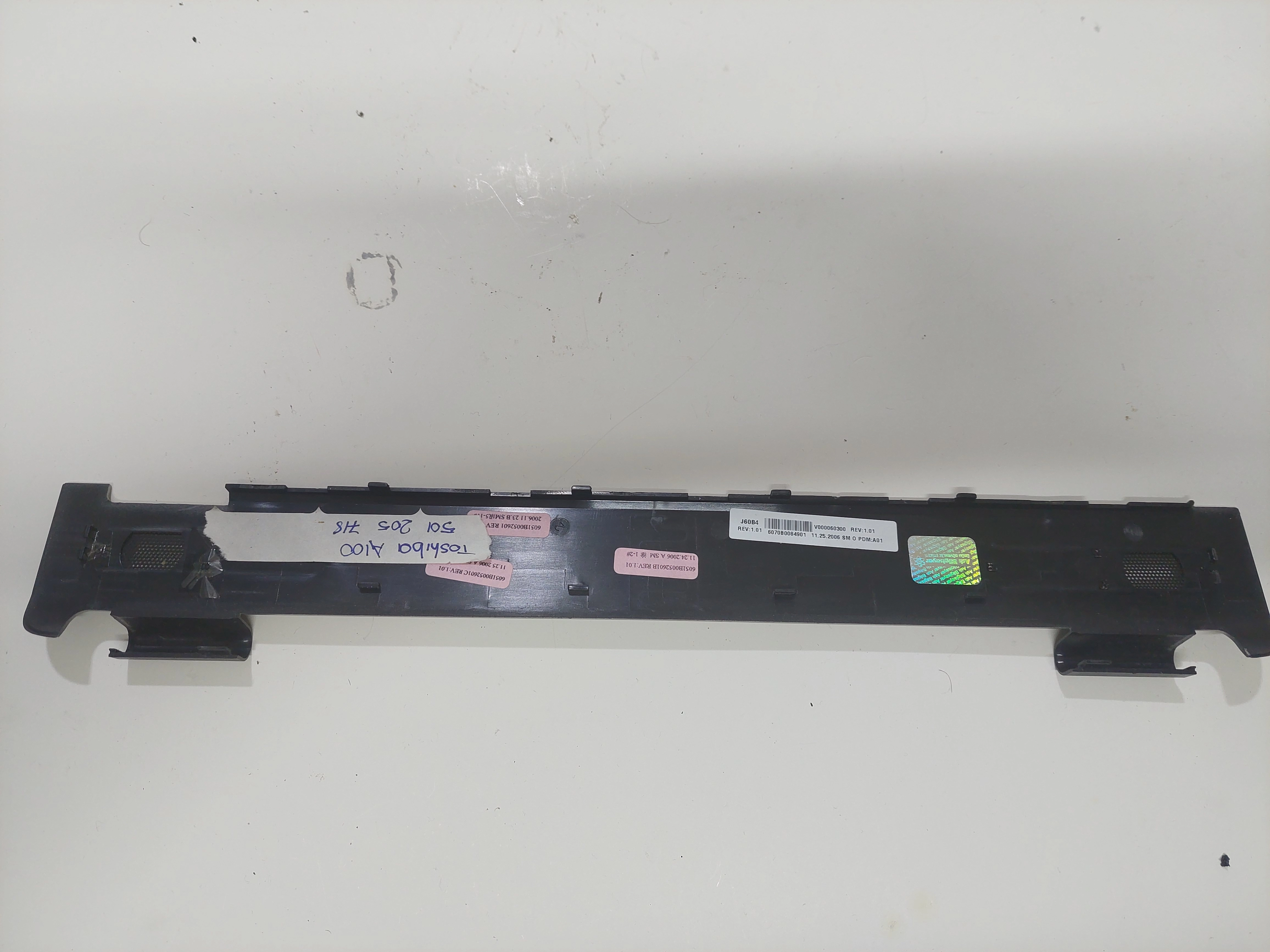 TOSHIBA SATELLITE A100-170 MENTEŞE KAPAKLARI V000060300 6070B0084901 