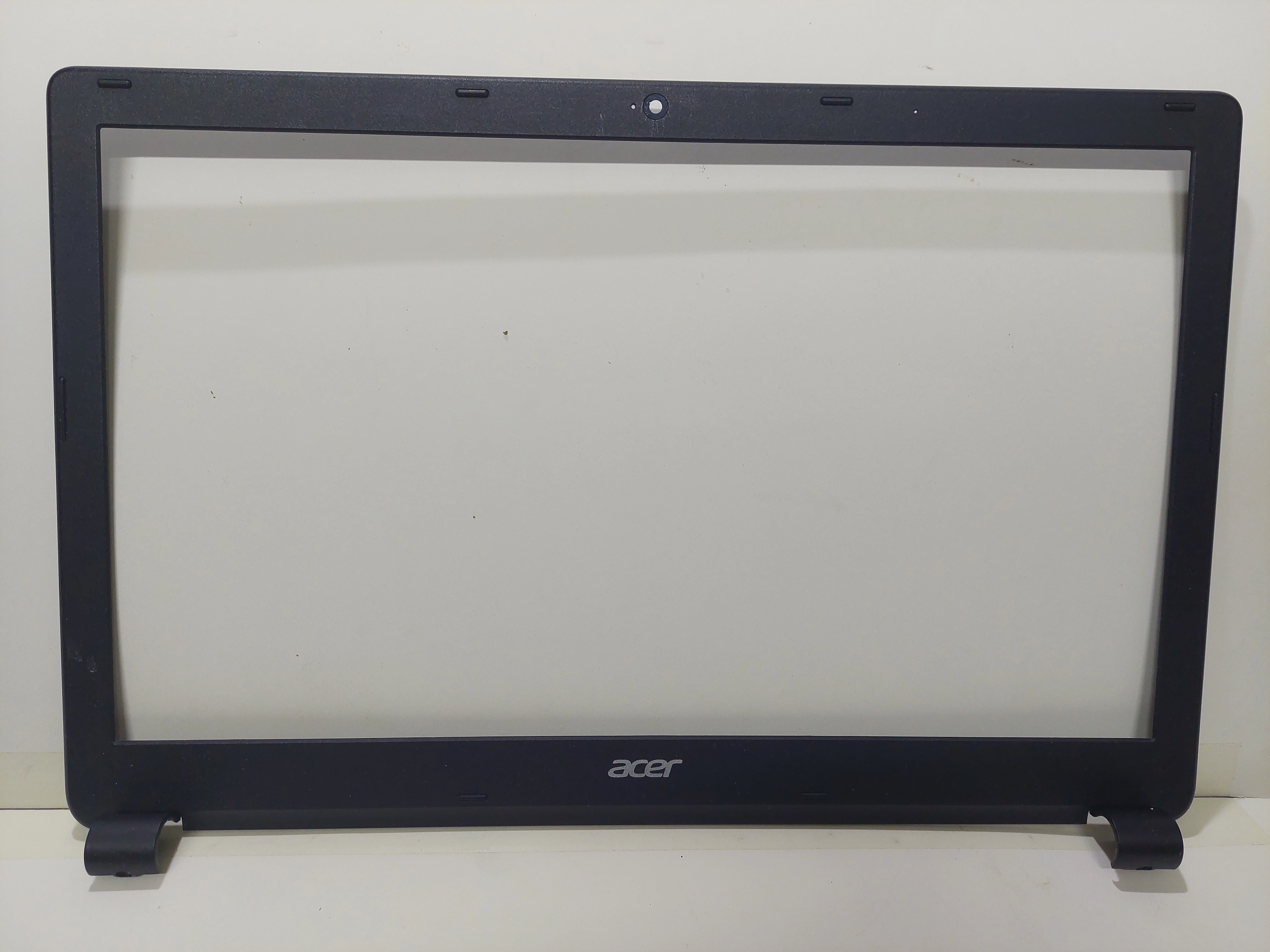 Acer Aspire E1-522  BEZEL EKRAN ÇERÇEVESİ  WIS604YU0100113091