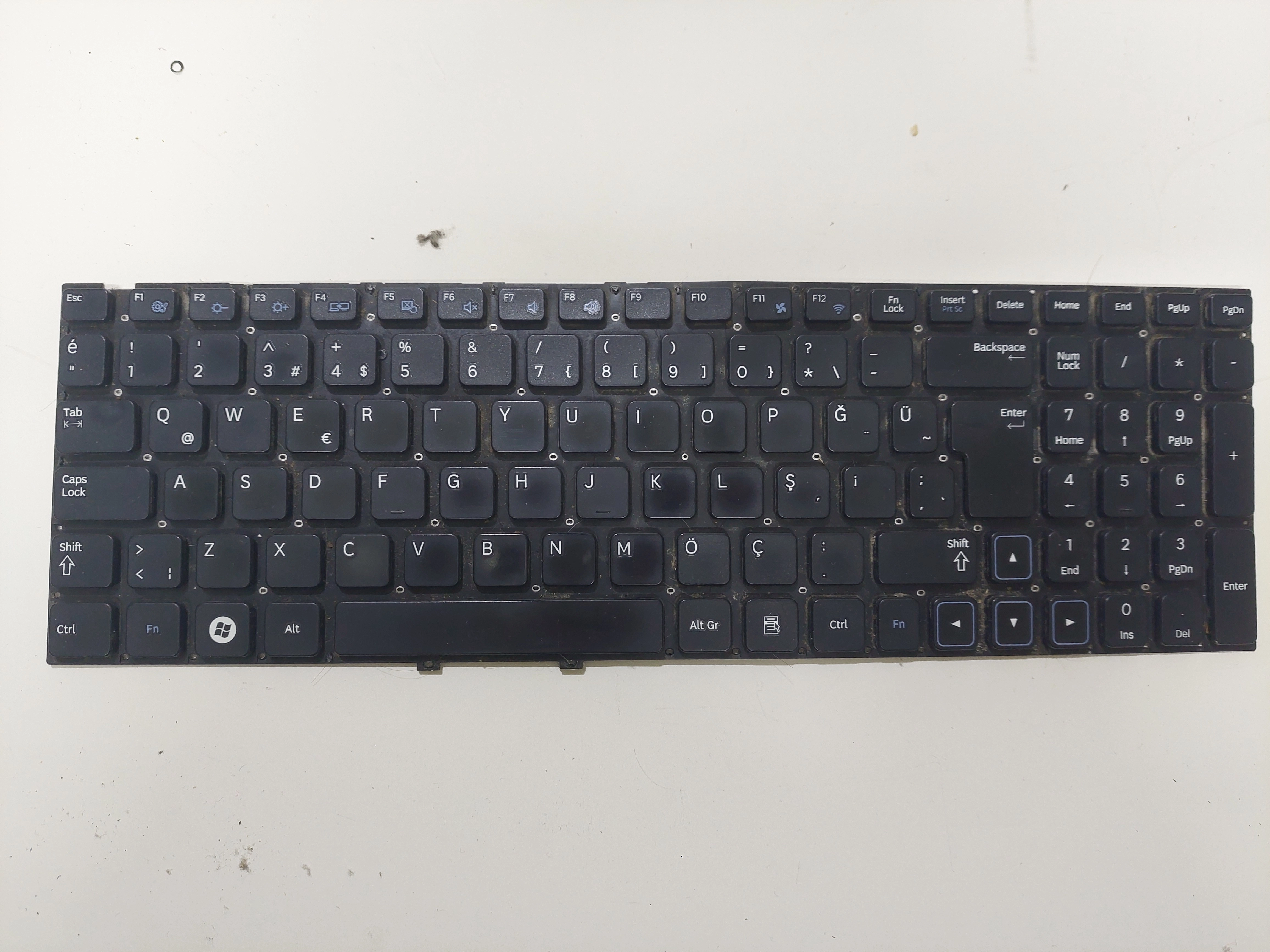 Samsung Np300E5A BA59 - 03185F KLAVYE