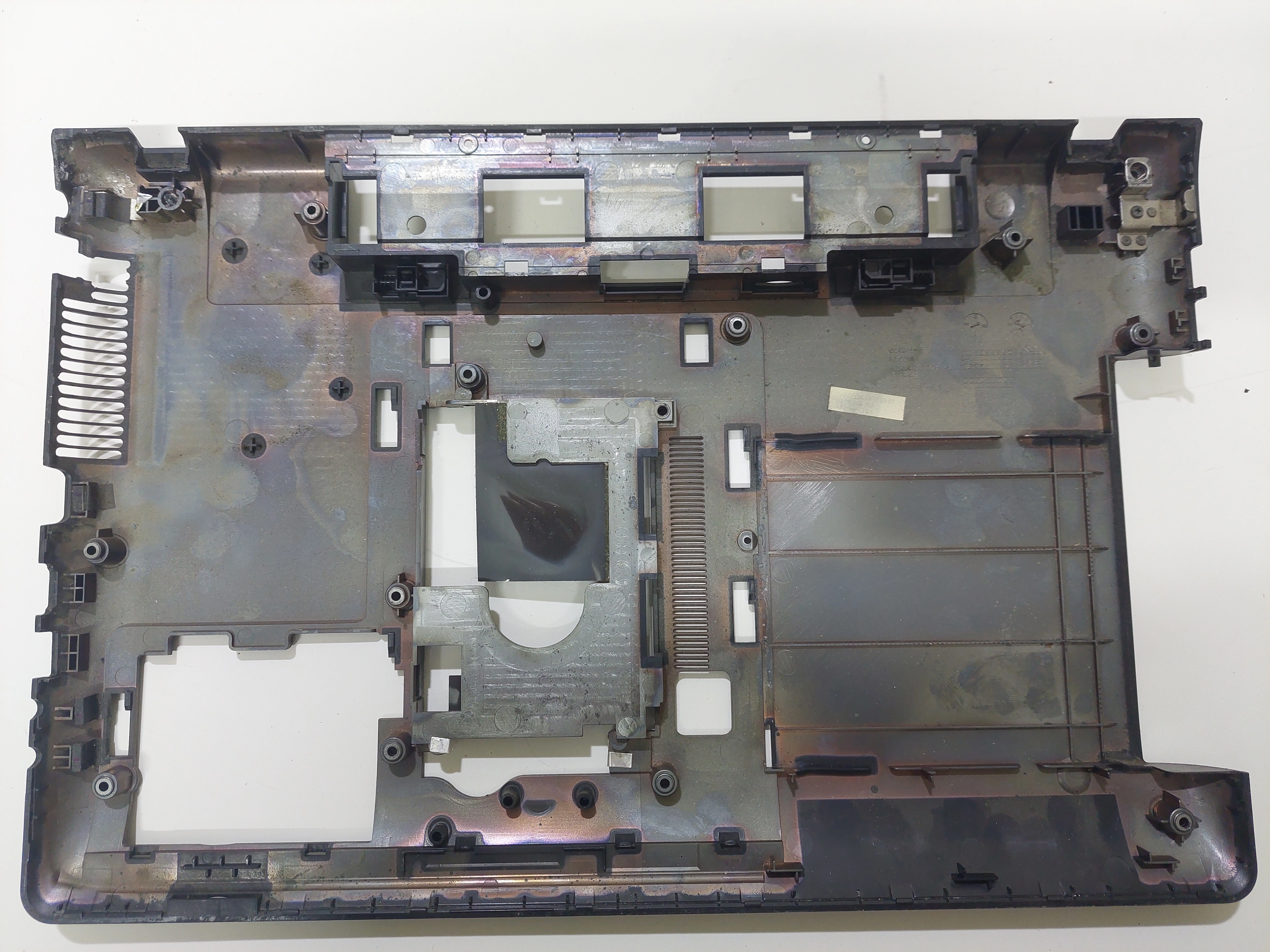Samsung NP300E5A - AOHTR HOUSINGBOTTOM   BA81 - 15373A ALT KASA KAPAK 