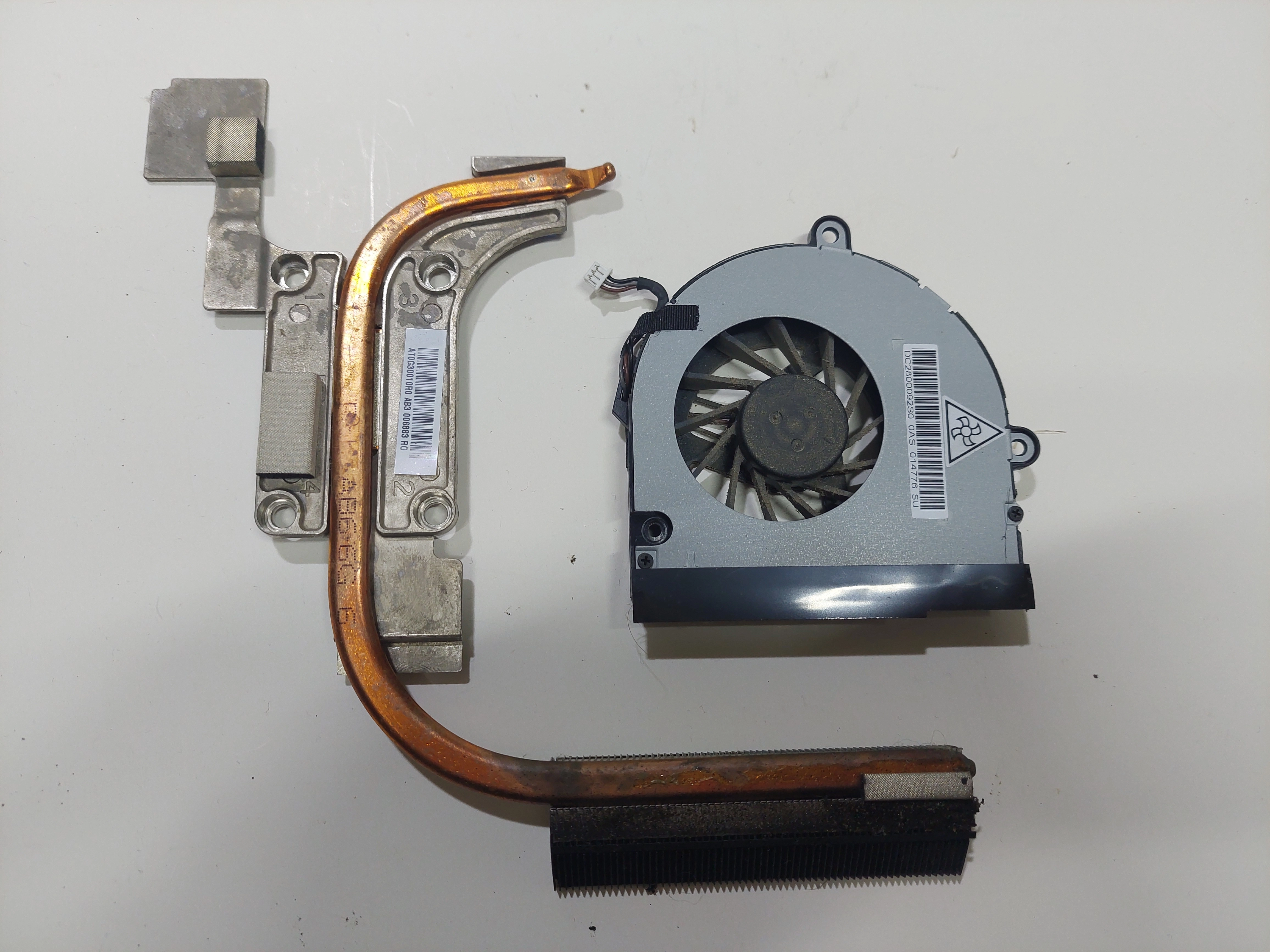 Acer%205733%205733g%205733z%205742%20Notebook%20Cpu%20Fan%20VE%20BAKIRI%20DC2800092S0%20MF60120V1-C040-G99%20DC%205V%202.0W%203%20telli%20%20AT0G30010R0