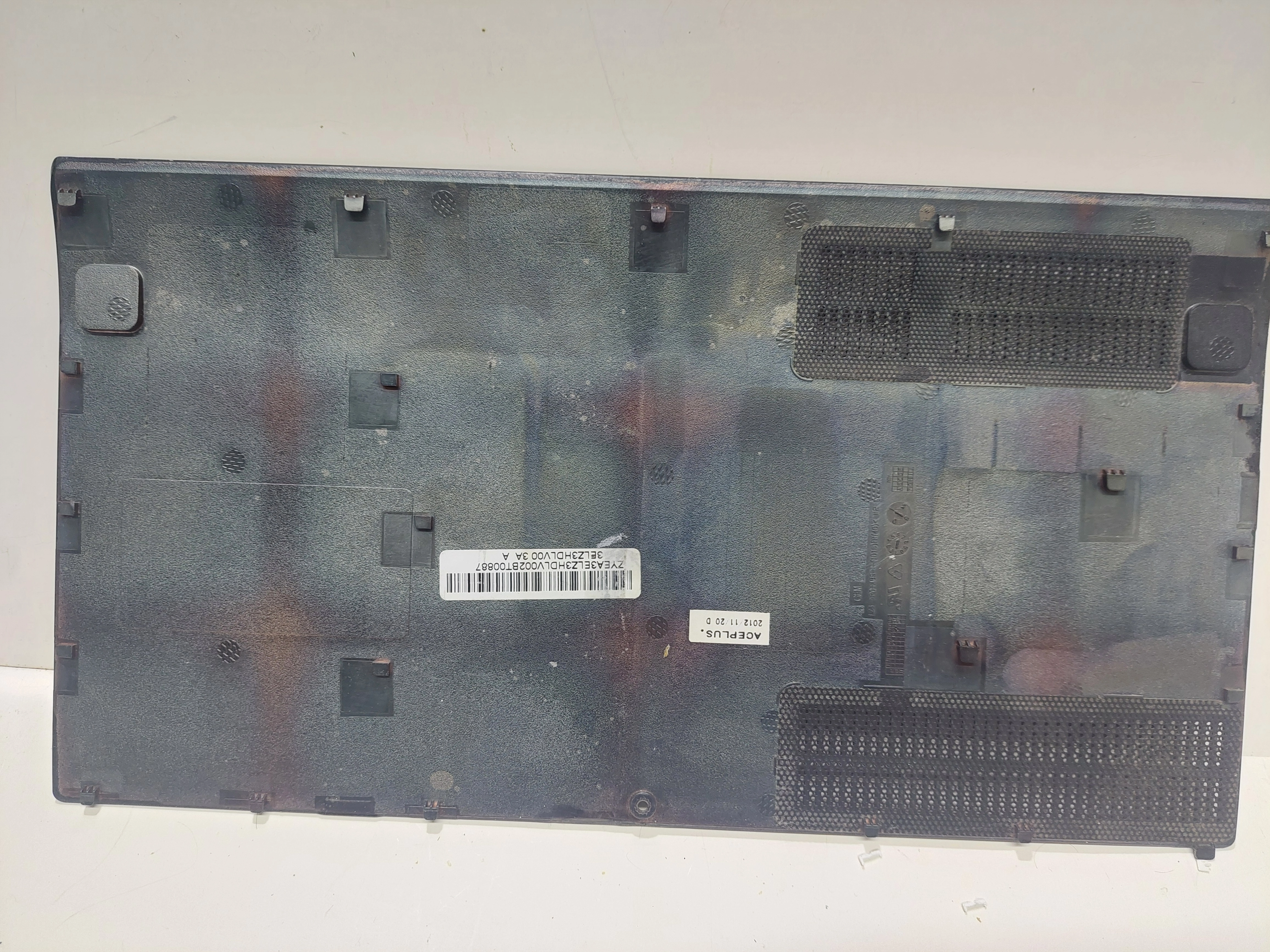 LENOVO IDEAPAD Z585  20152  ALT KASA KAPAK ZYEA3ELZ3DLV002BT  //  3ELZ3HDLV00 3A