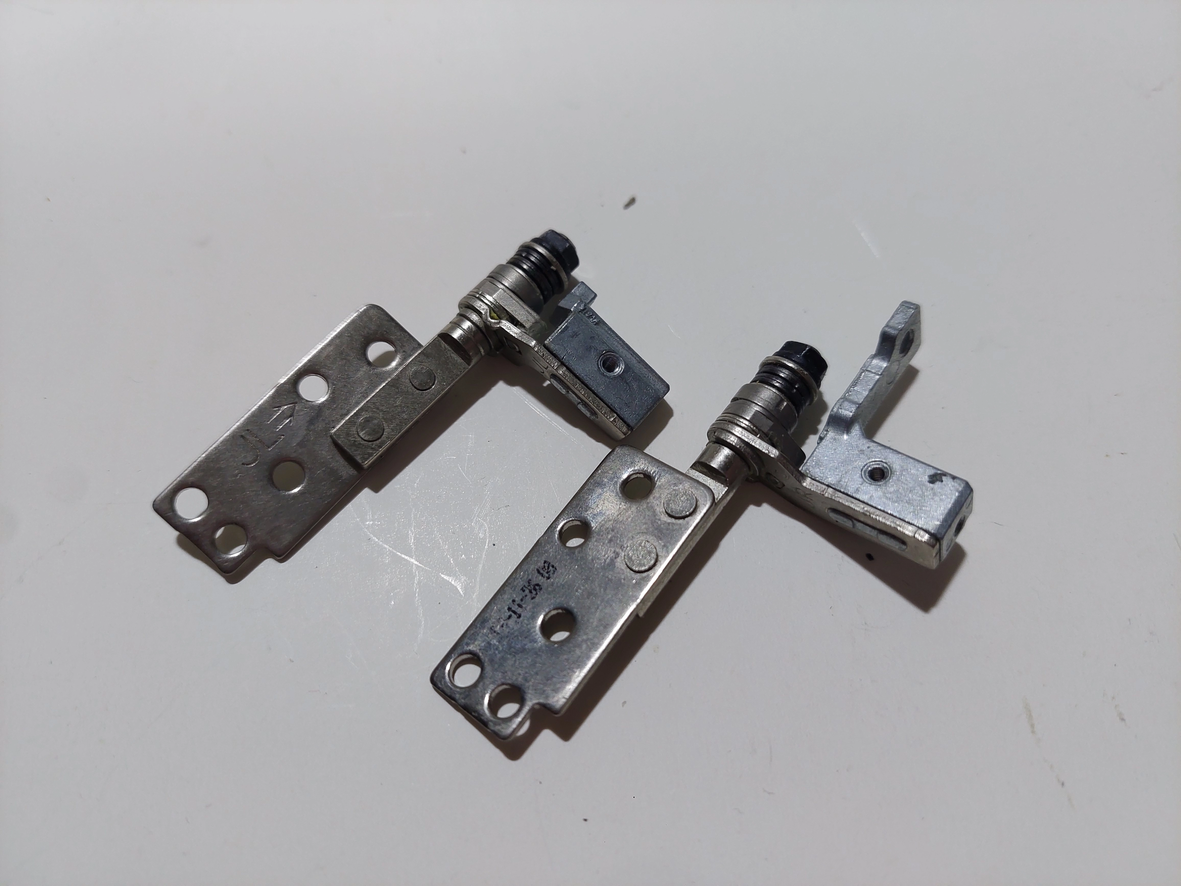 ASUS F80, F80S, F80SE, F80C, F80L, F80Q SAĞ SOL  Menteşe