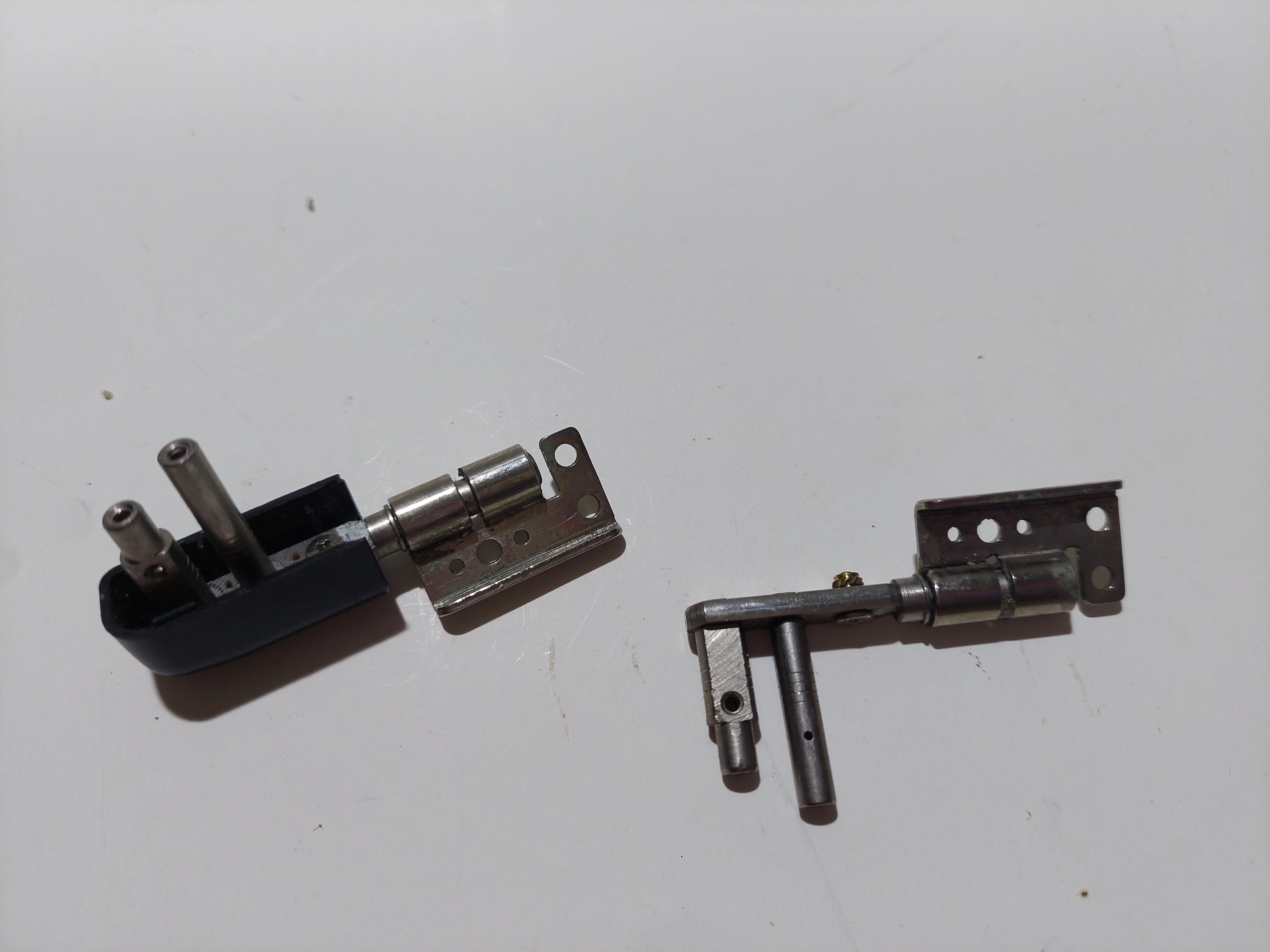 Asus A3 A3A A3H A3N A3000 SAĞ SOL  Menteşe 