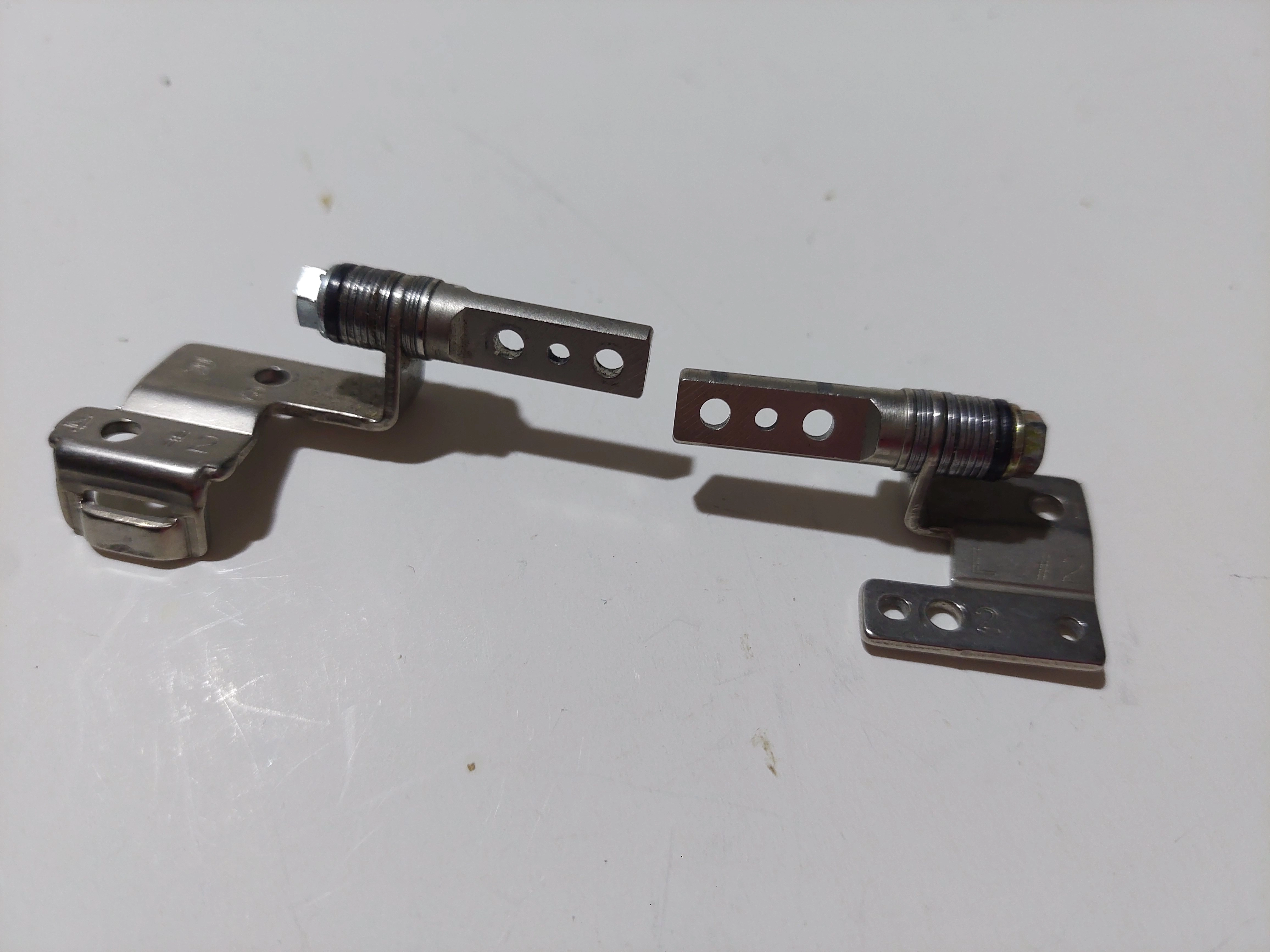 DELL inspiron 6000  SAĞ SOL MENTEŞE 0505