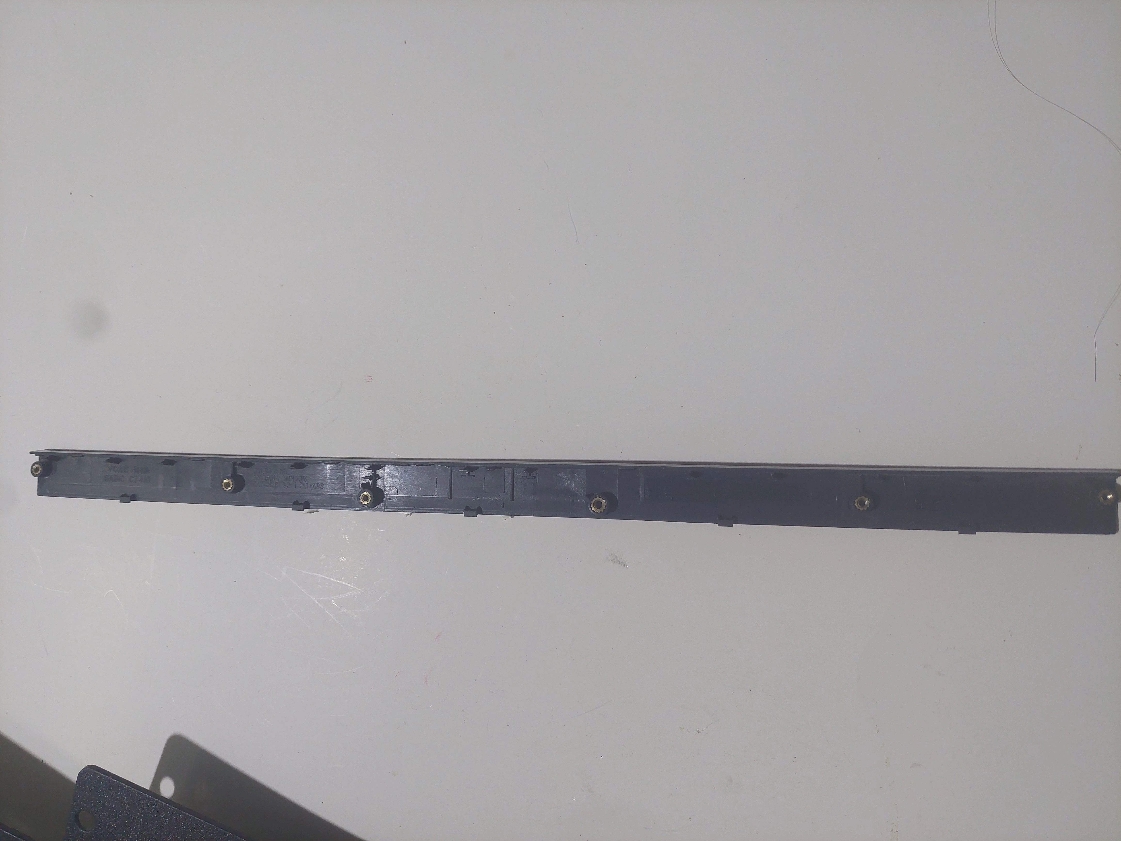 Dell Latitude E6400 ÜST KASA KAPAĞI TRİM ÇITA FA031000400