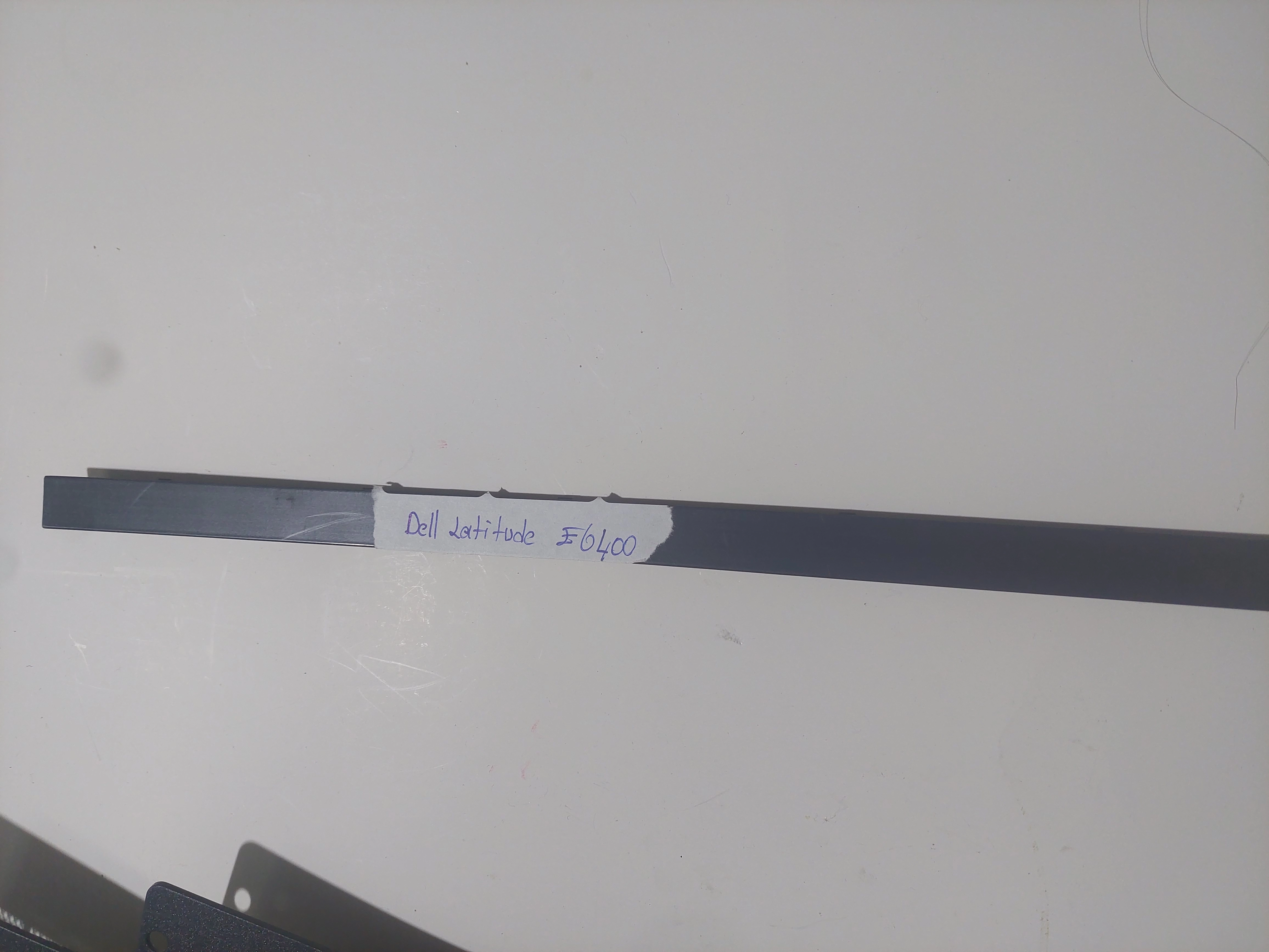 Dell Latitude E6400 ÜST KASA KAPAĞI TRİM ÇITA FA031000400