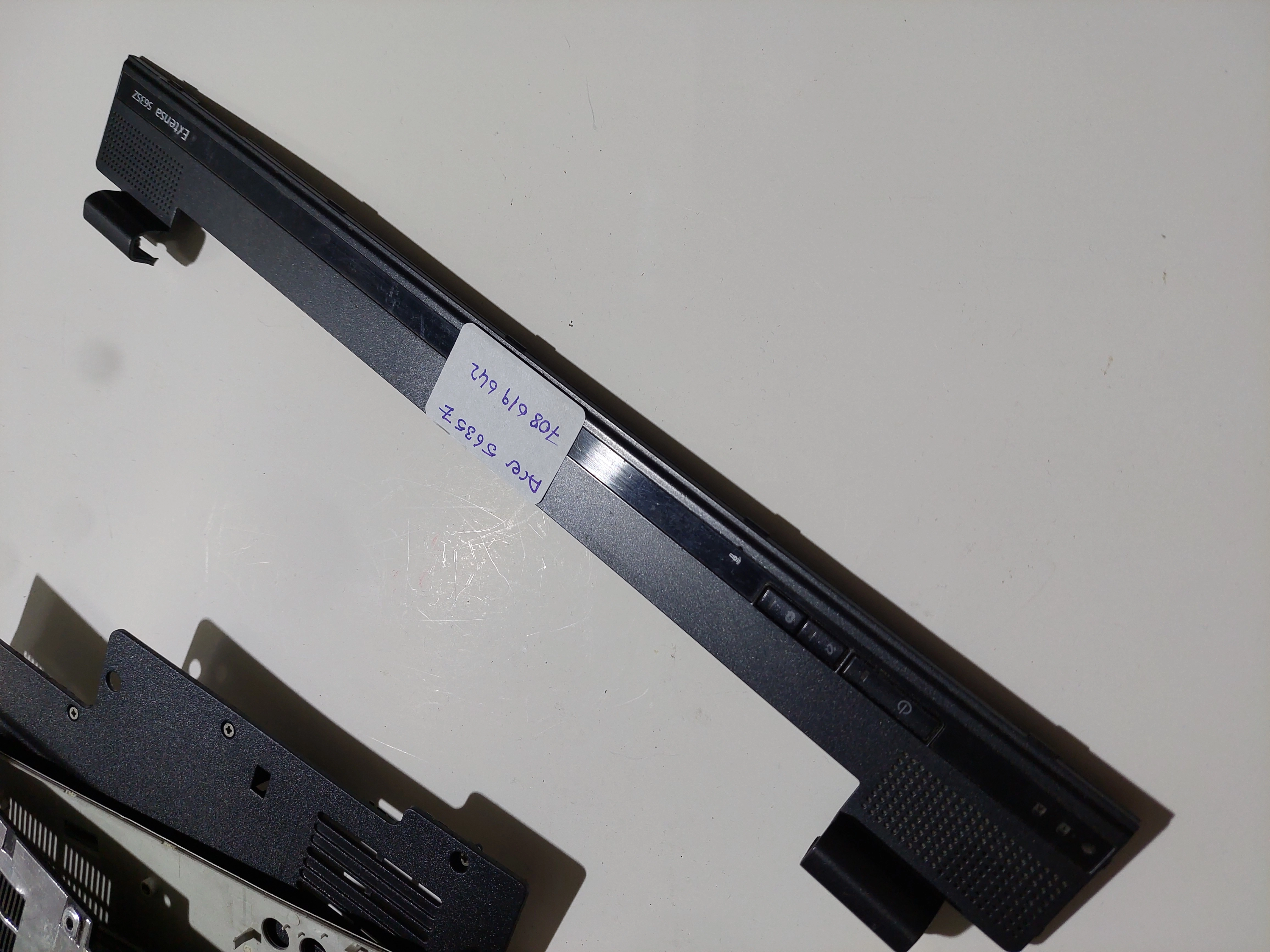 %20Acer%20Extensa%205635%20Series%20Z%20ÜST%20PANEL%20KAPAK%20ZYE3AZR6KCTN102