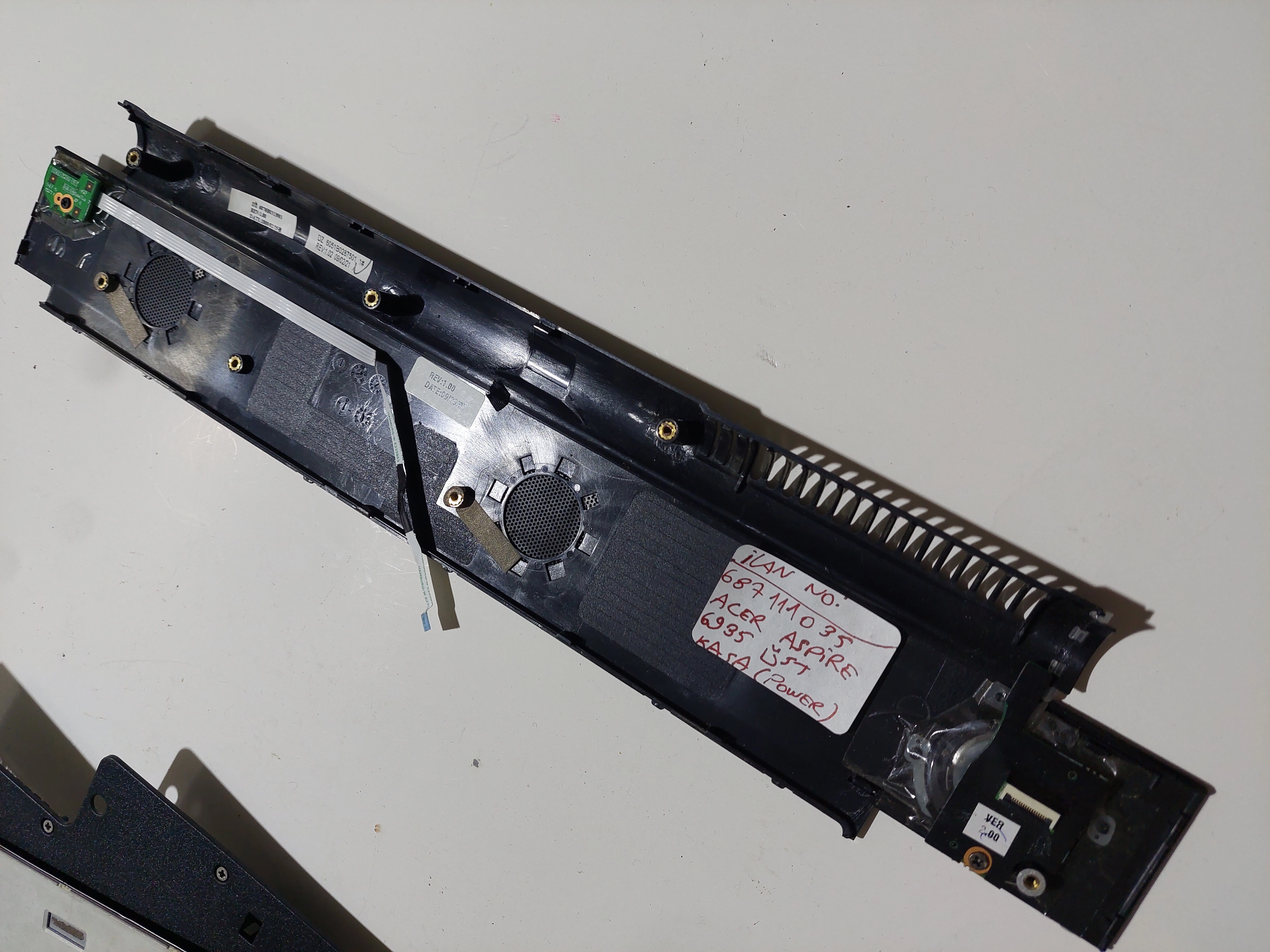 Acer%20Aspire%206935%20-%20LF2%20%20Güç%20Düğmesi,%20Medya%20Paneli%20Kapağı%206051B0287501