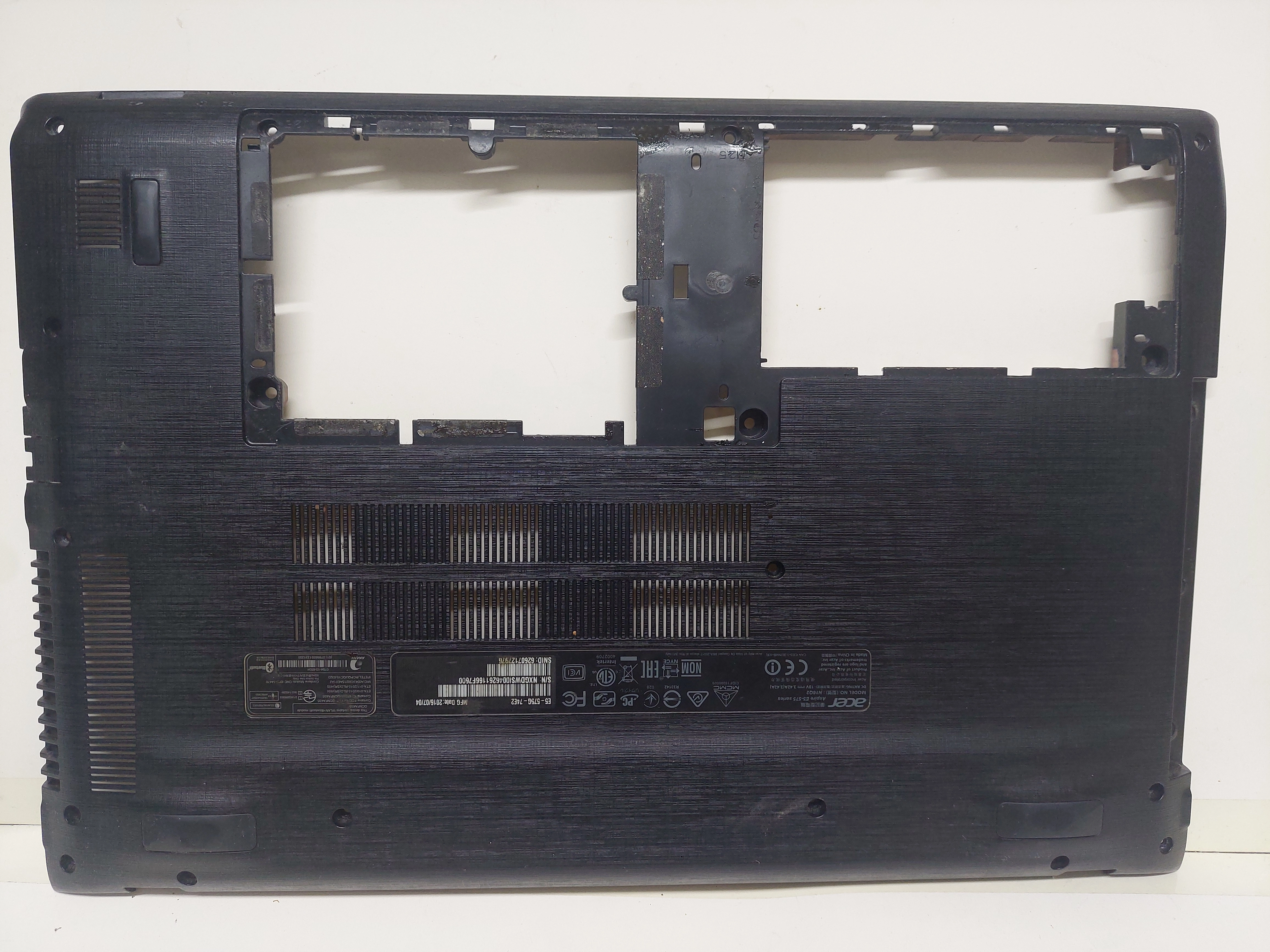 ACER ASPIRE E5-575G-74E2 // N162 ALT KASA TFQ35ZAABATN