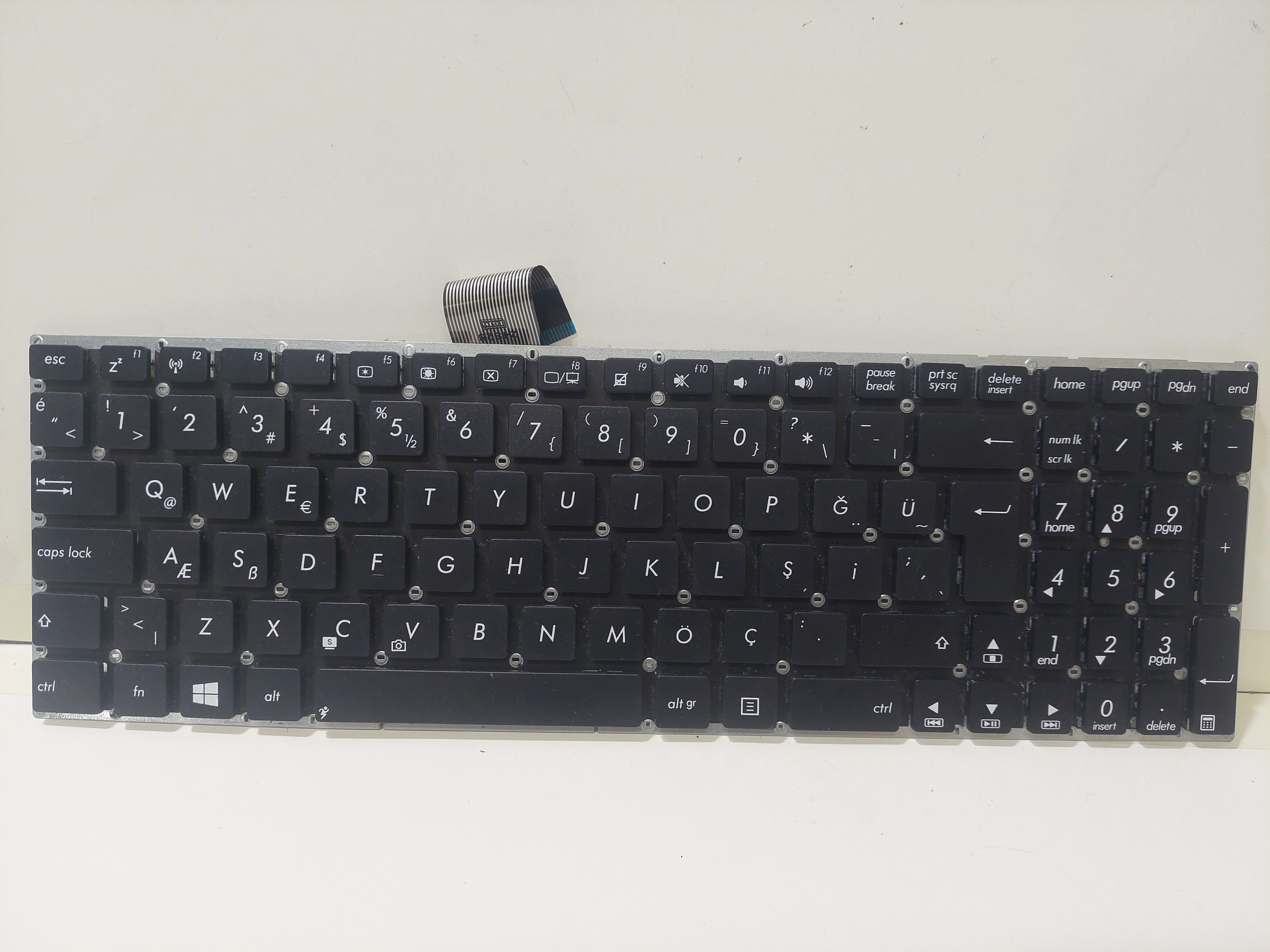 Asus P2528S P2528L P2520L Notebook Klavye p2528l 