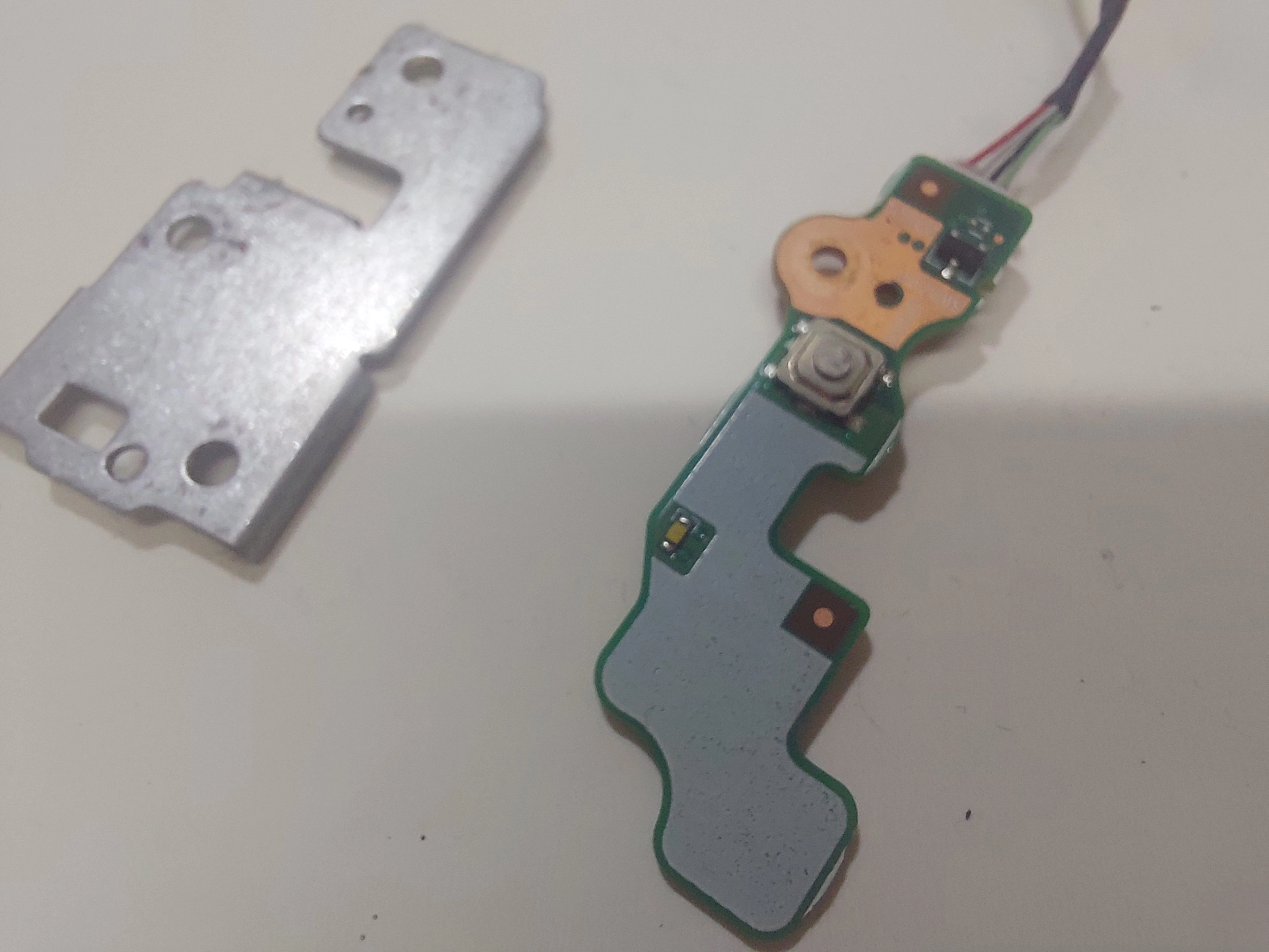  Toshiba Satellite C55 POWER BUTTON AÇMA TETİK TUŞU  V000320220
