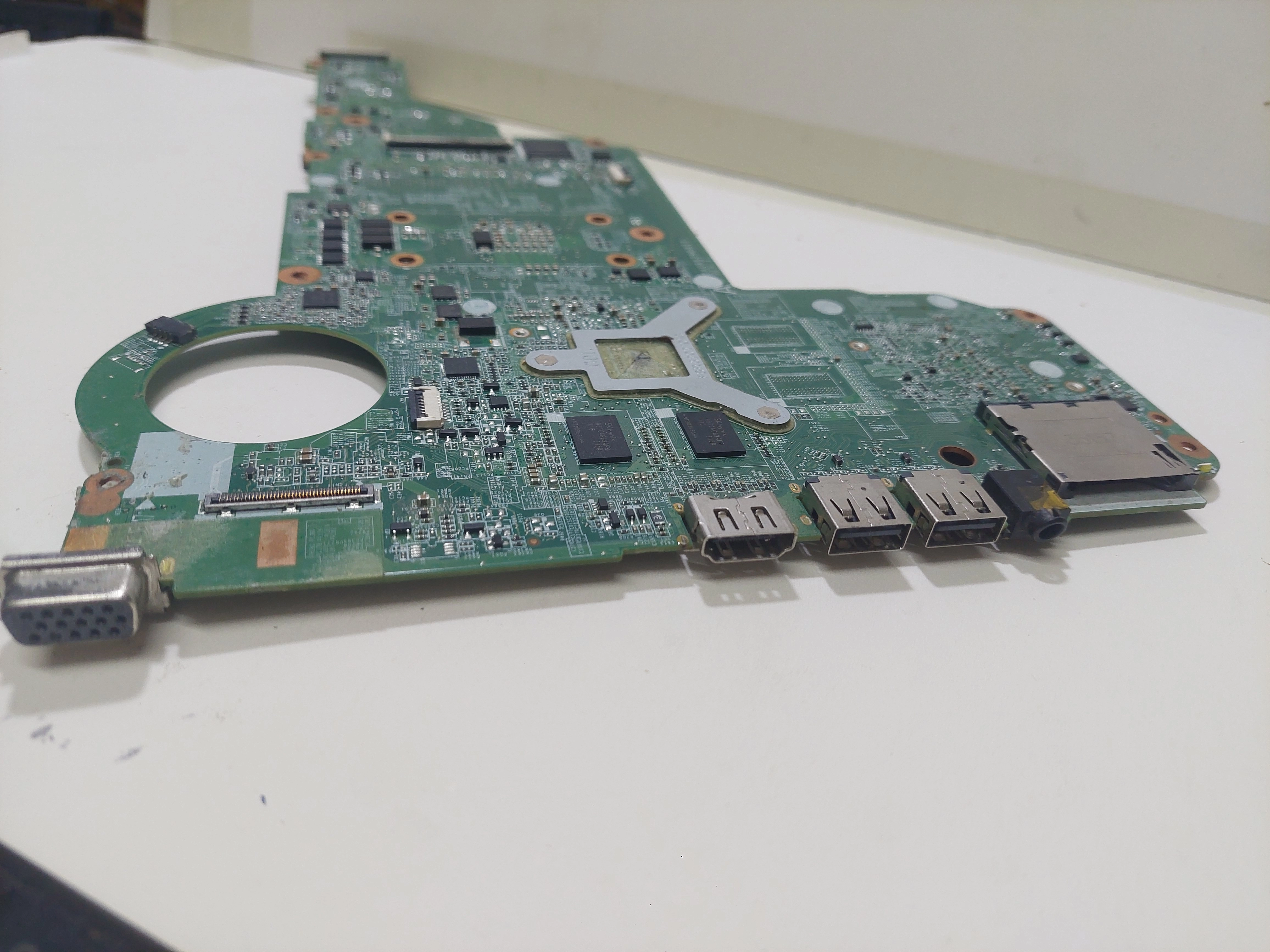 HP Pavilion DV7 R62 ANAKRT MAINBOARD IKINCIEL DA0R62MB6E1 // KPT46R62HSTP703A  / 720459-501