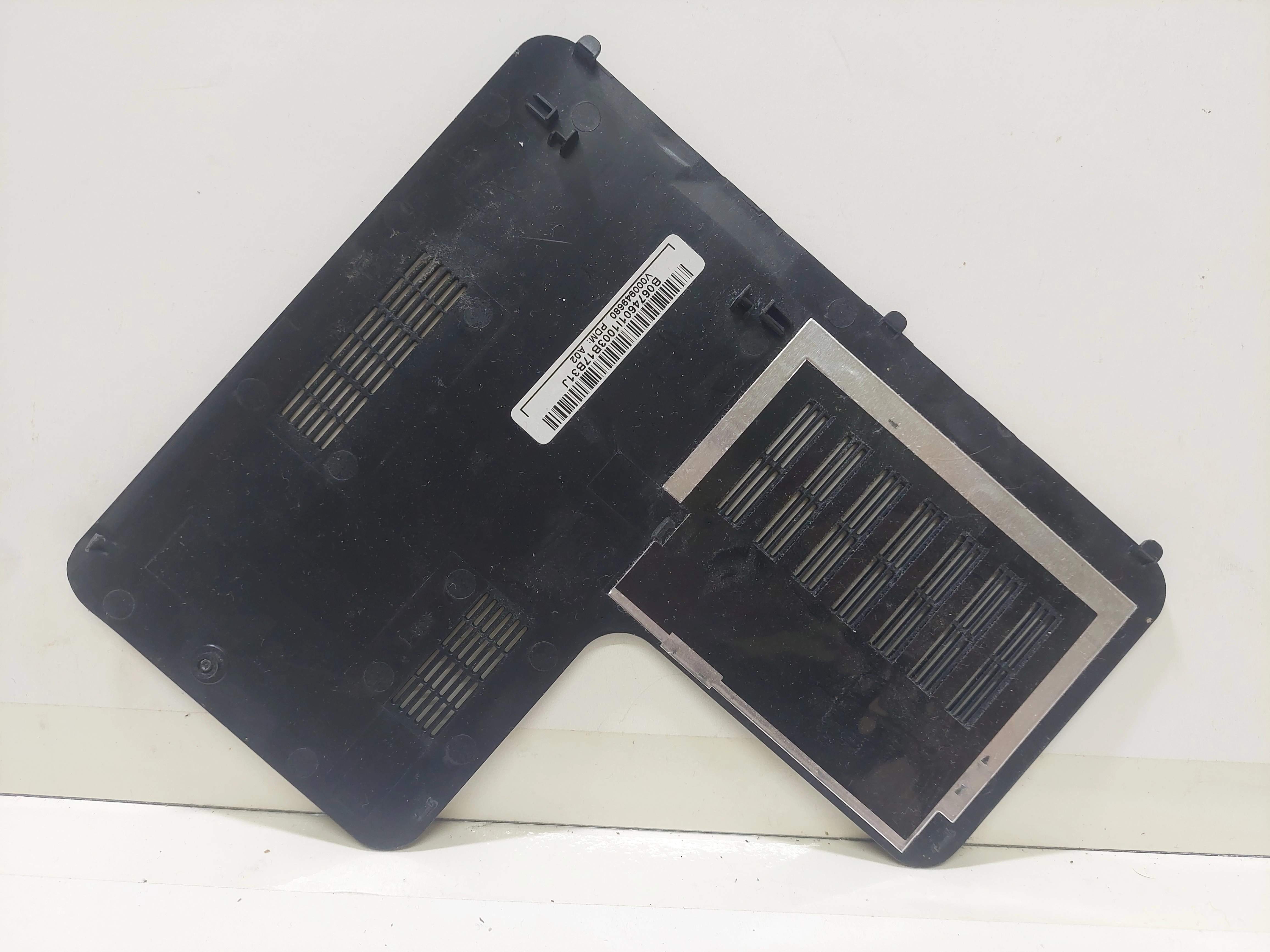 Toshiba Satellite C55 ALT KASA KAPAĞI C55D-A5304  / V000949680