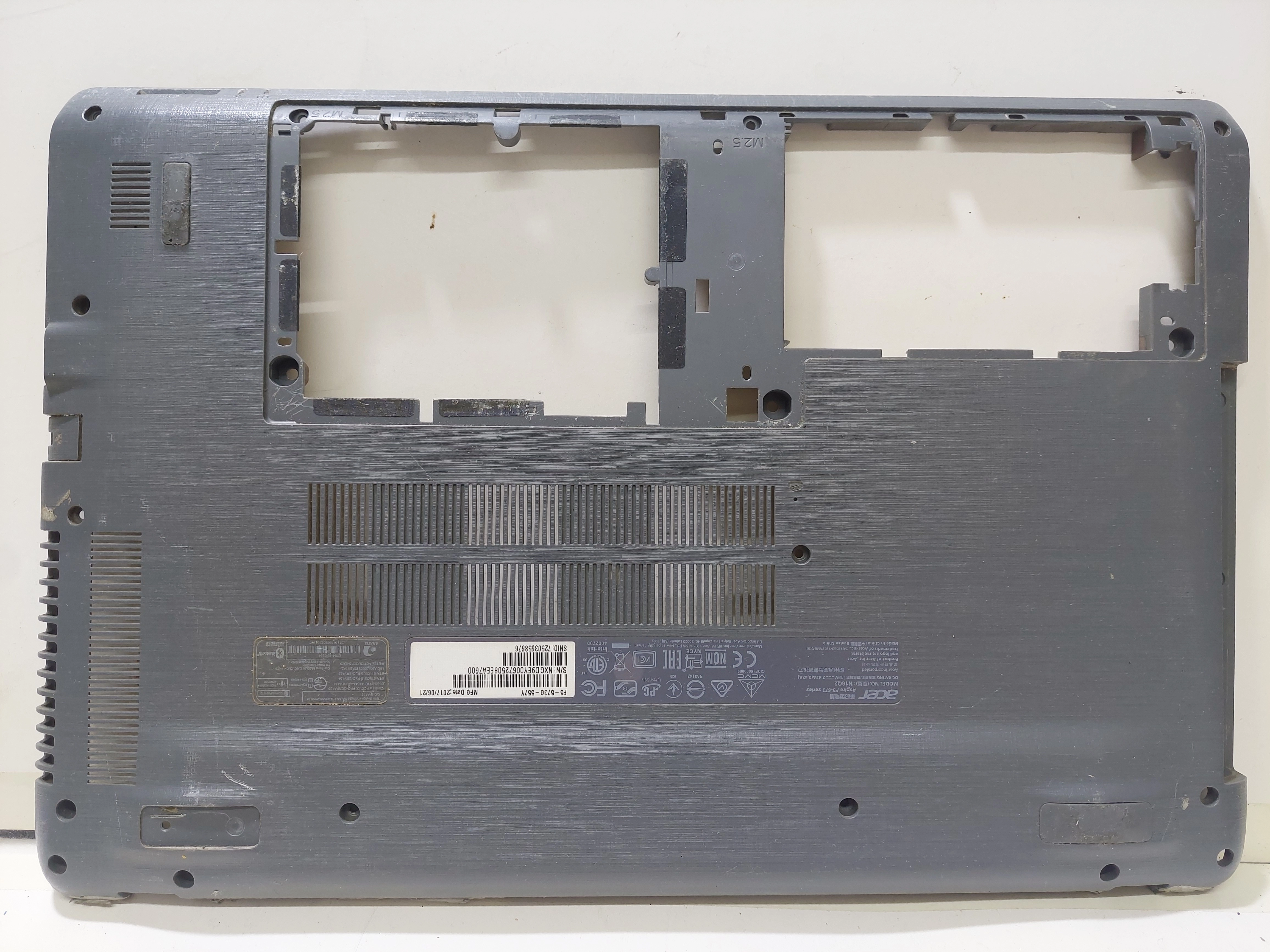ACER ASPIRE F5-573G 557Y ALT KASA GRİ  TFFQ35ZABBATN