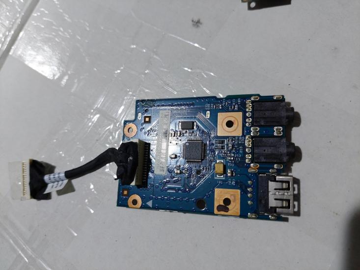 Lenovo ideapad Z570 Usb Audio Board, LA57 Card Reader BD 10785-1M ASL