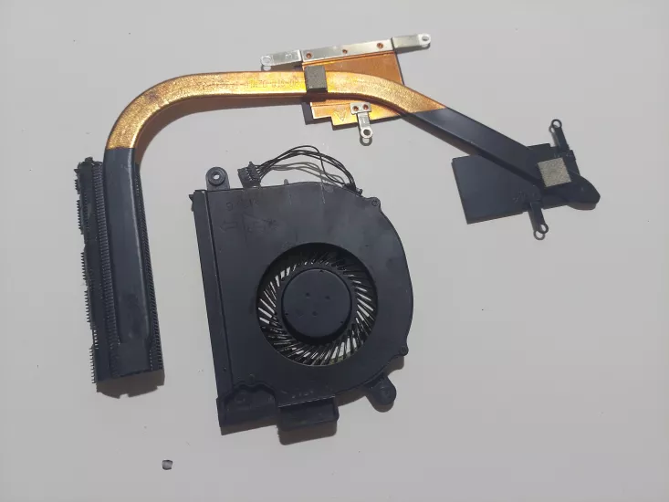  Lenovo Z51-70 CPU Soğutucu - Fan VE BAKIRI  DC28000FWF0 DFS561405PL0T