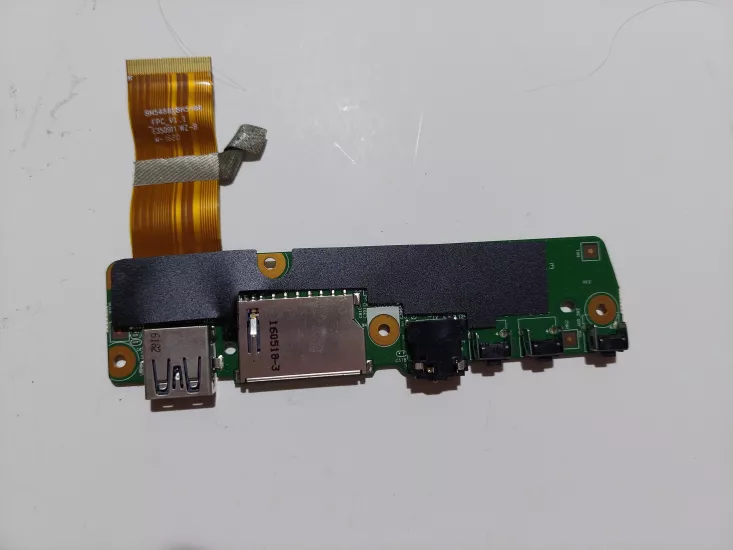 Lenovo  USB Ses  Okuyucu Kartı ve Flex 3-1130 Kablo 3005-01681