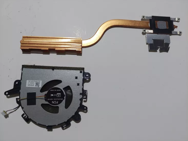  Lenovo Ideapad S145-15 S145-15API S145-15API S145-15IIL 340C-15IWL S145-15IWL S145-15AST Serisi DFS5M325063B1P  BAPB0800 CPU Soğutma Fan VE BAKIRI 7R5H YL 002 DC5V QUETTERLEE