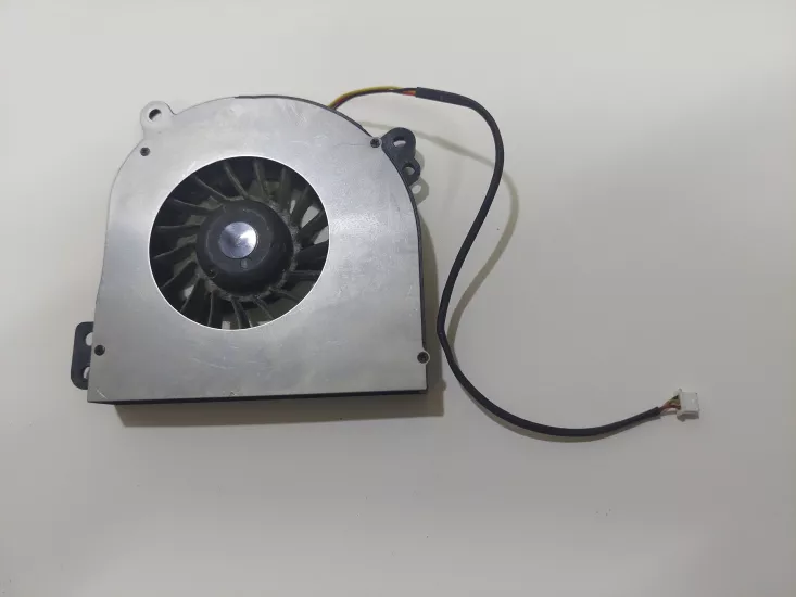 Toshiba Satellite P200 P205 P200D P205D X200 X205 DFS531205M30T F6J0 F6J0-CW  DC5V 0.5A CPU SUĞUTCU Fanı 022108A ET017000800