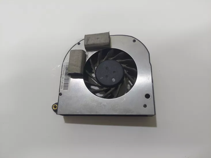 Toshiba P200 P200D P205 P205D X200 X205  CPU SOĞUTUCU Fanı BSB0705HC DFS531205PC0T ET017000700 BSB0705HC-7A61