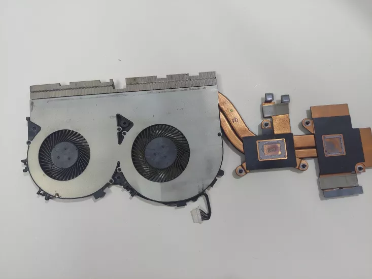 Lenovo ideapad 700-17ISK  Soğutucu Cpu Fan 460.06R02.0003