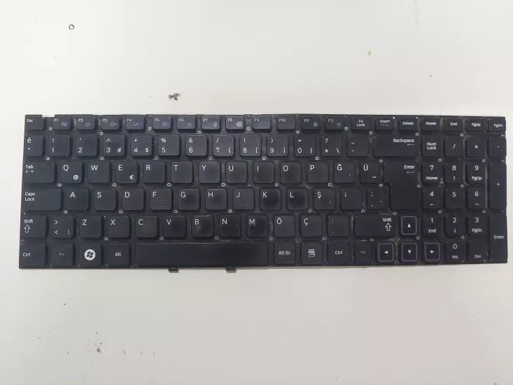 Samsung Np300E5A BA59 - 03185F KLAVYE