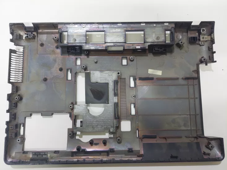 Samsung NP300E5A - AOHTR HOUSINGBOTTOM   BA81 - 15373A ALT KASA KAPAK 