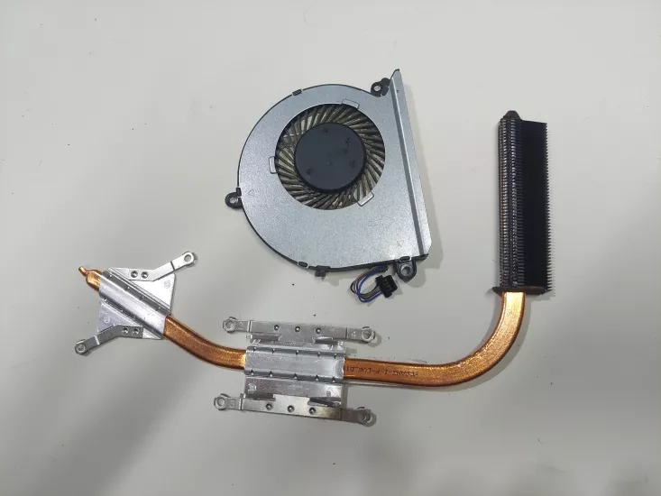 Lenovo ideapad V310-15IKB CPU Soğutucu  Fan 856359-001 NFB76A05H