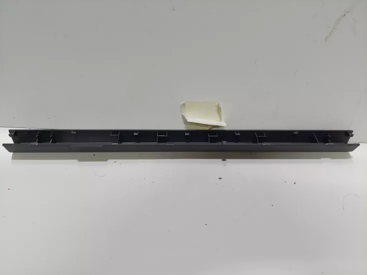 Lenovo  V130-15IKB 81HN  Menteşe Kapağı  460.0DB03.0001