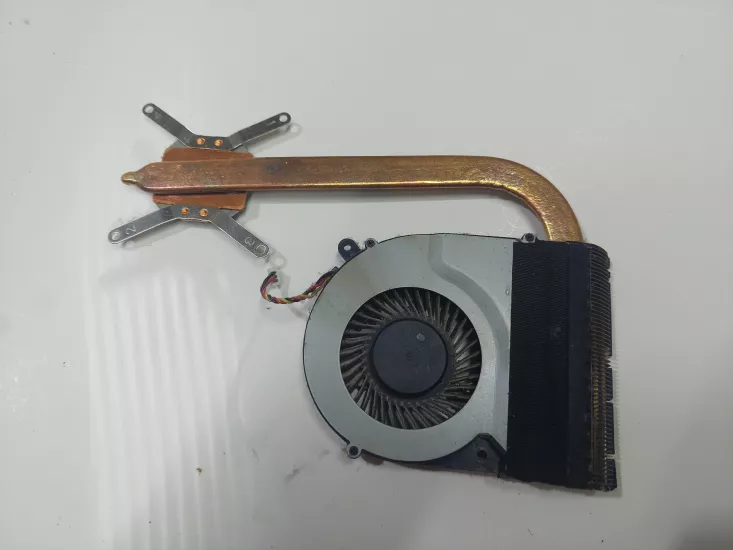 Toshiba Satellite C50 SOĞUTUC FAN VE BAKIRI   / H000062530 / 13N0 CKA102 0A F00