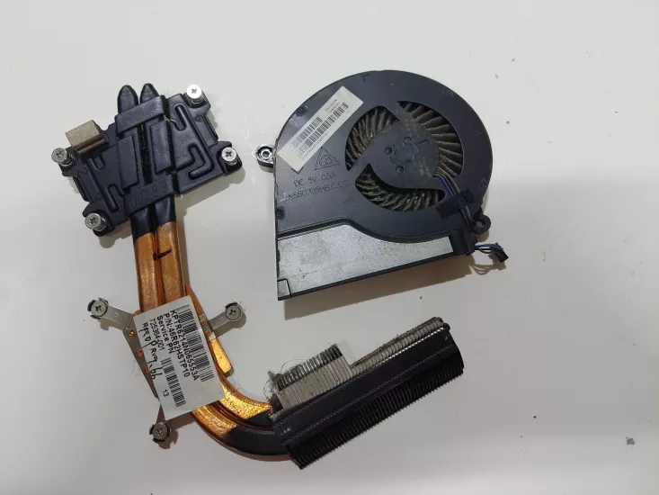  HP Pavilion 15-e  HP Envy 17-2070nr CPU Soğutma Fanı DTA47R62TP103 724870-001