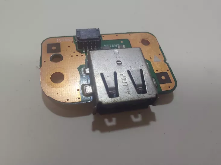  Toshiba Satellite C55 USB KART V000320240